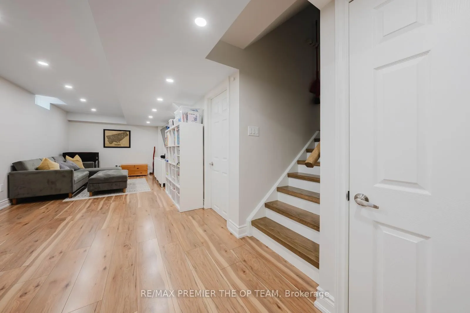 Photo 28 of 29 Manordale Crescent, Vaughan, Vellore Village — HOMEH