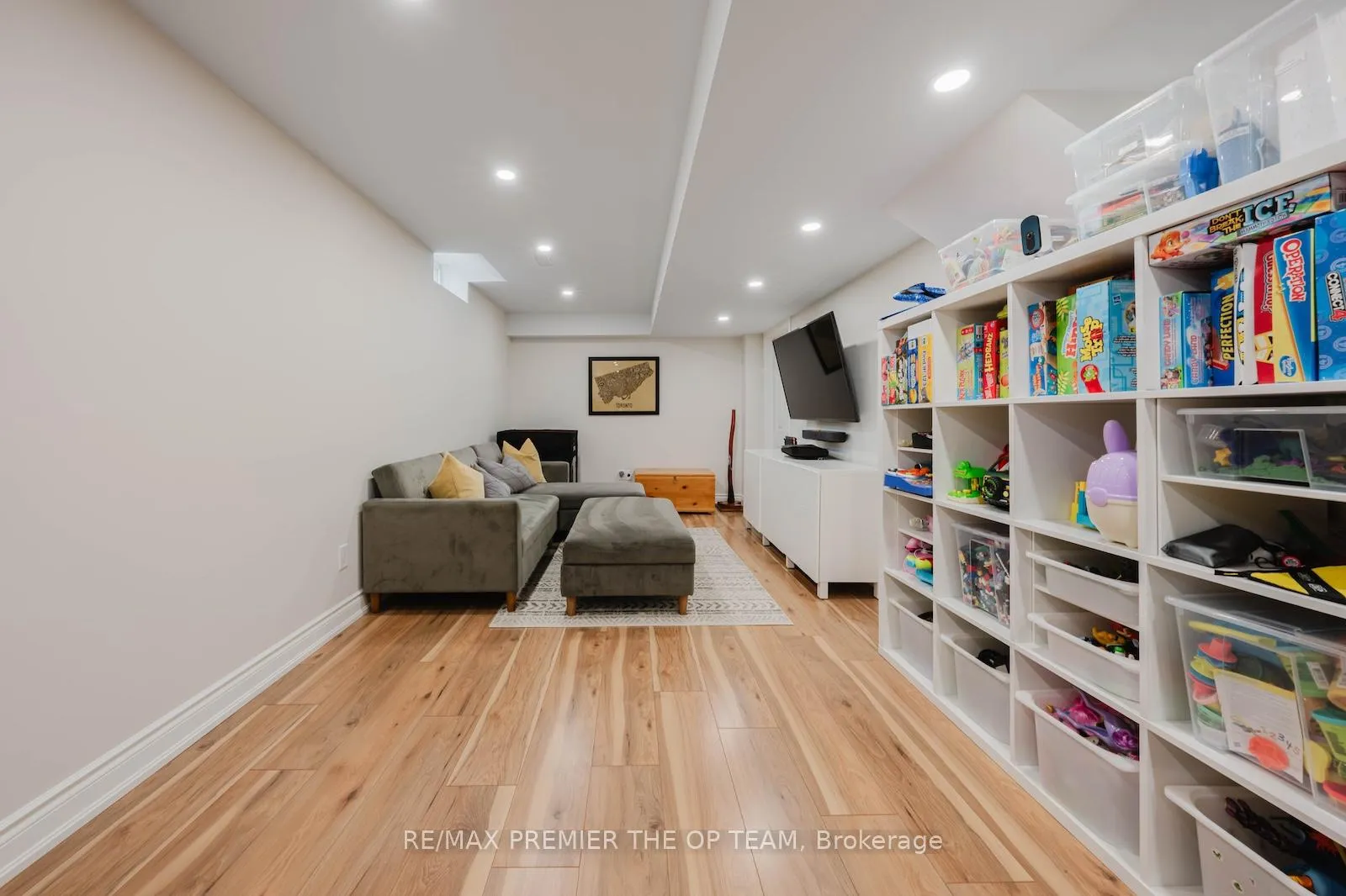 Photo 29 of 29 Manordale Crescent, Vaughan, Vellore Village — HOMEH
