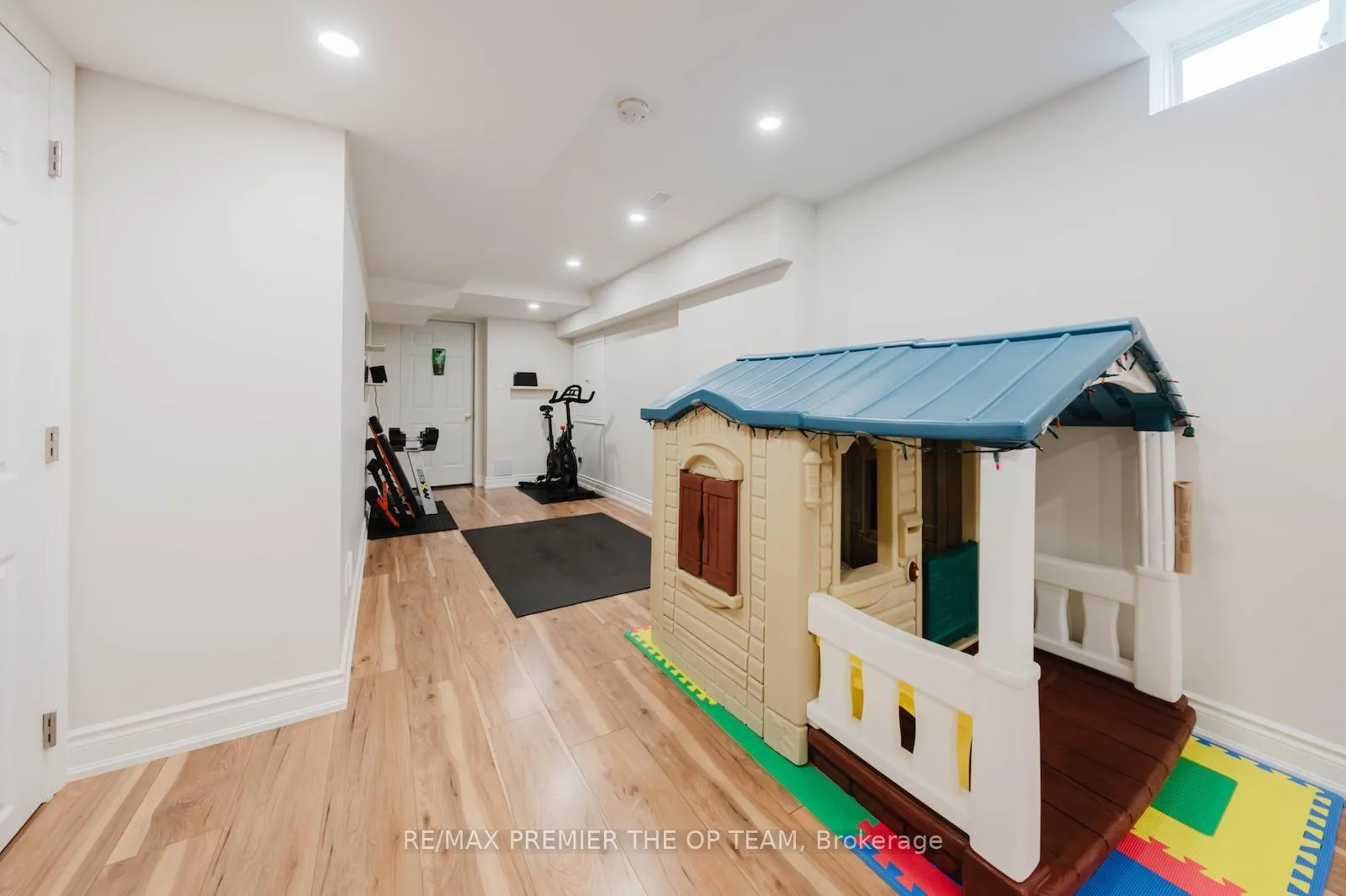 Photo 31 of 29 Manordale Crescent, Vaughan, Vellore Village — HOMEH