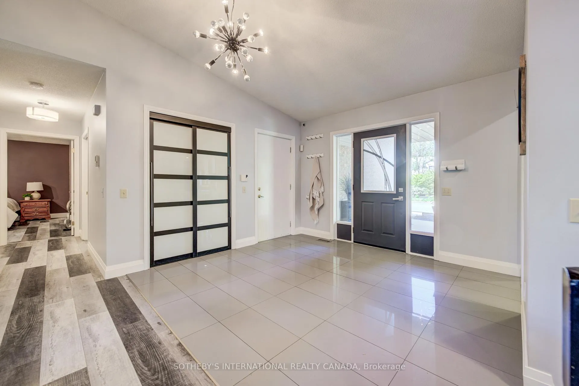 Photo 4 of 304 Auburn Drive, Waterloo — HOMEH