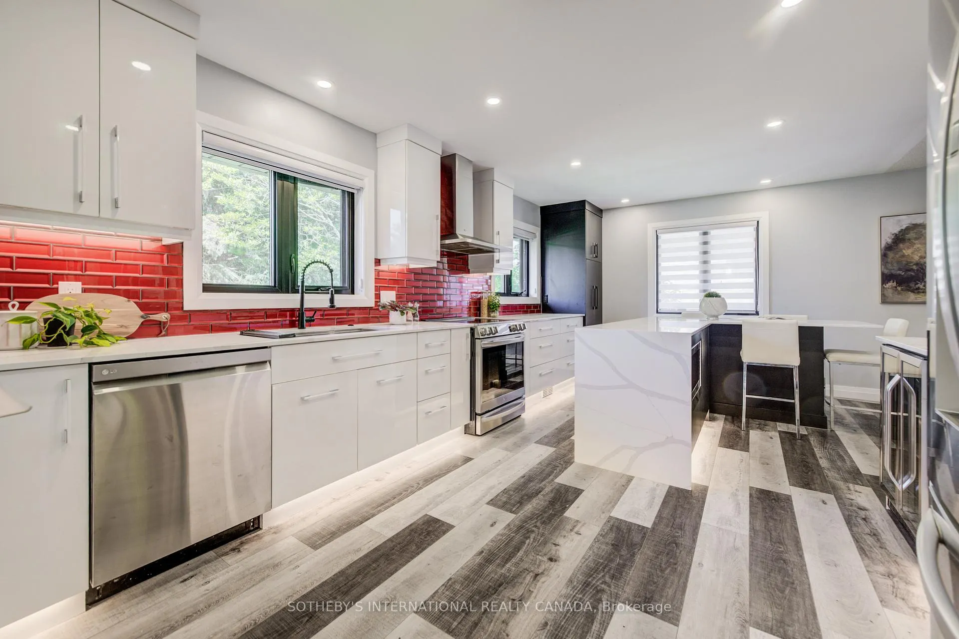 Photo 10 of 304 Auburn Drive, Waterloo — HOMEH