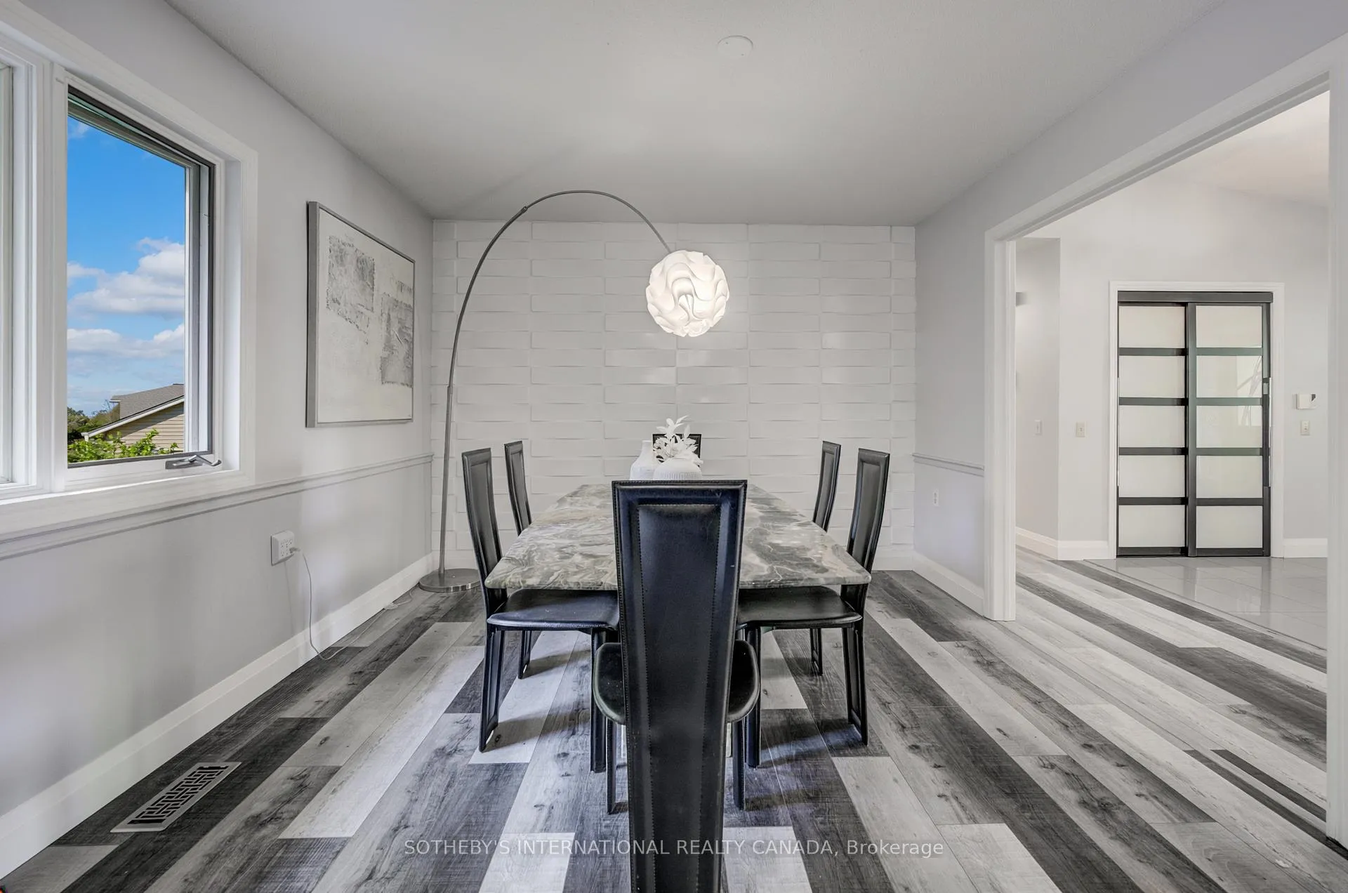 Photo 11 of 304 Auburn Drive, Waterloo — HOMEH