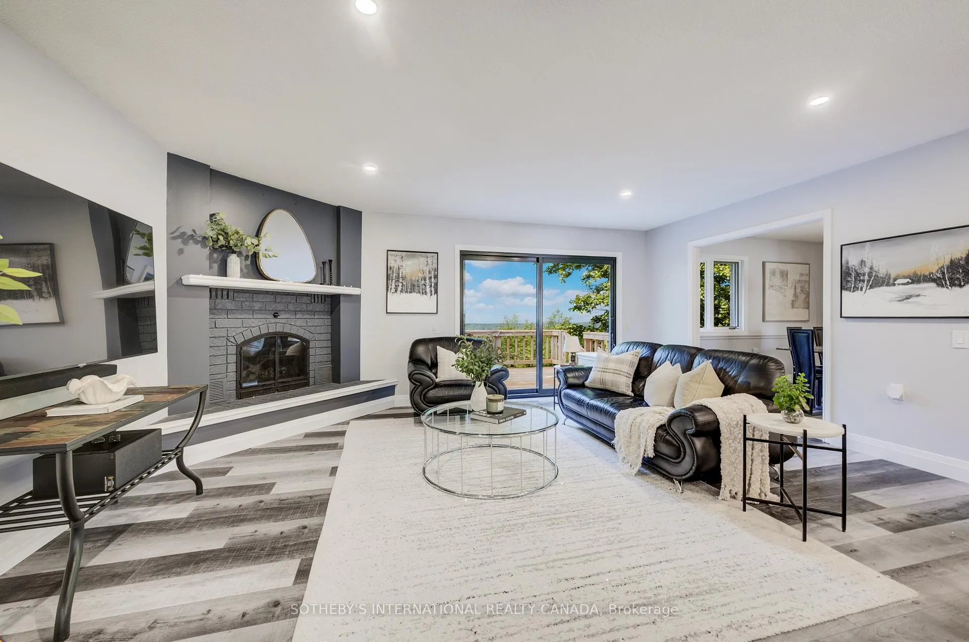 Photo 15 of 304 Auburn Drive, Waterloo — HOMEH