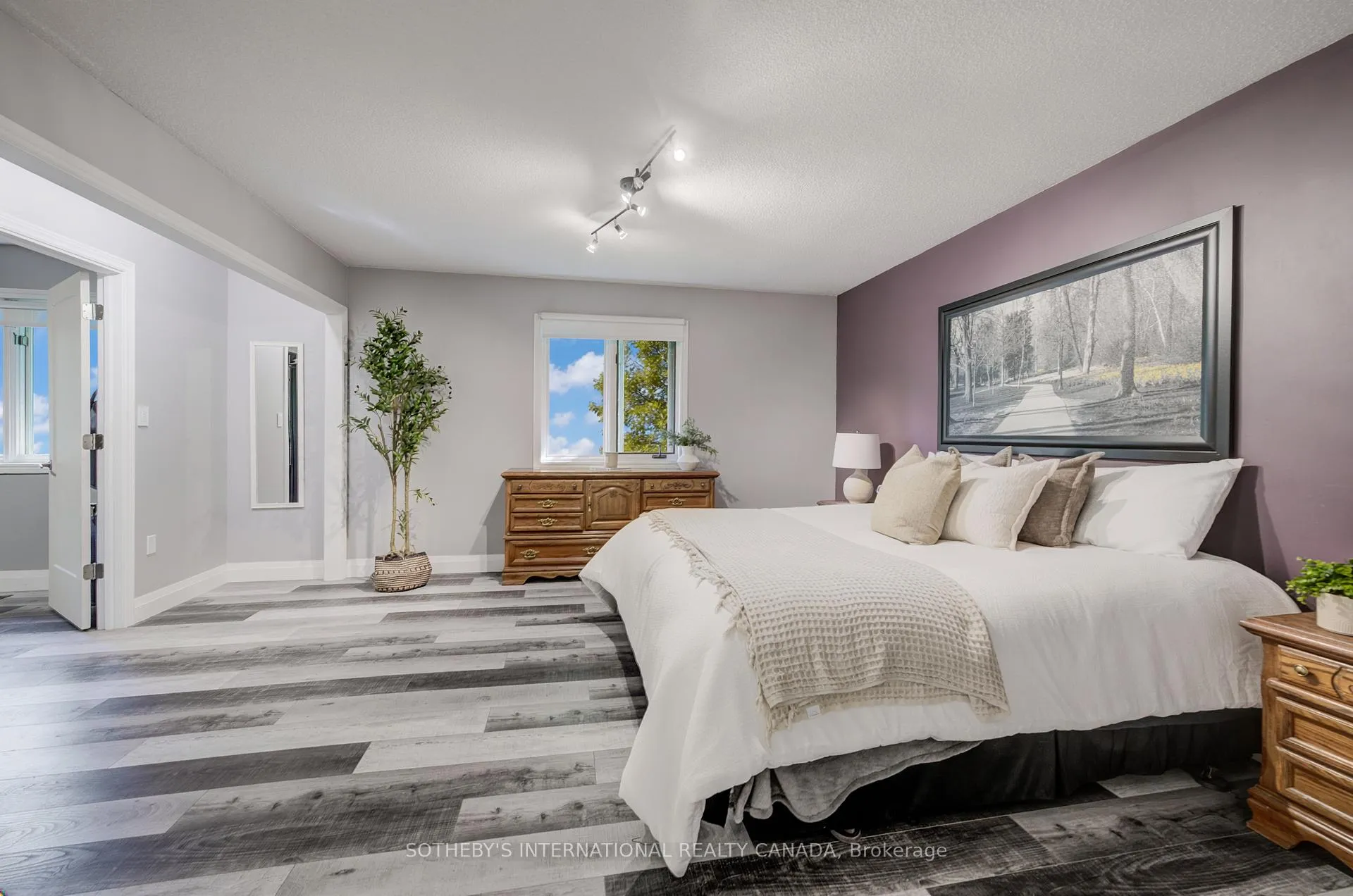 Photo 16 of 304 Auburn Drive, Waterloo — HOMEH
