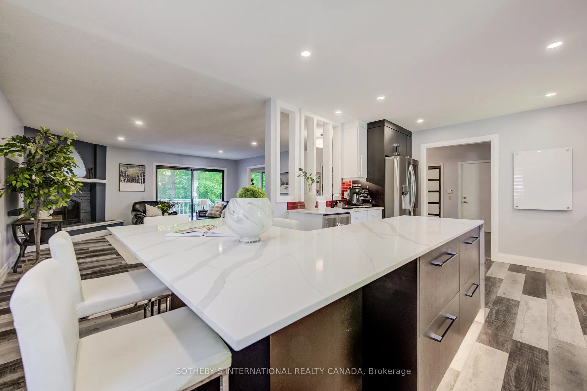 Photo 18 of 304 Auburn Drive, Waterloo — HOMEH