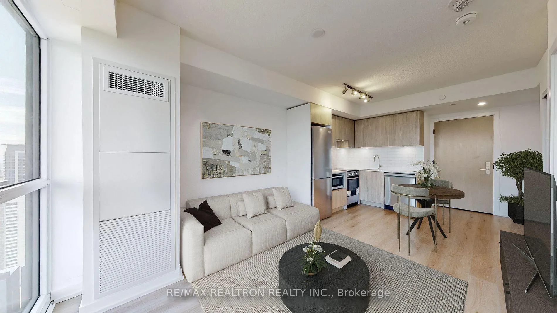 Photo 5 of Unit 4609, 395 Bloor Street E, Toronto, North St. James Town — HOMEH