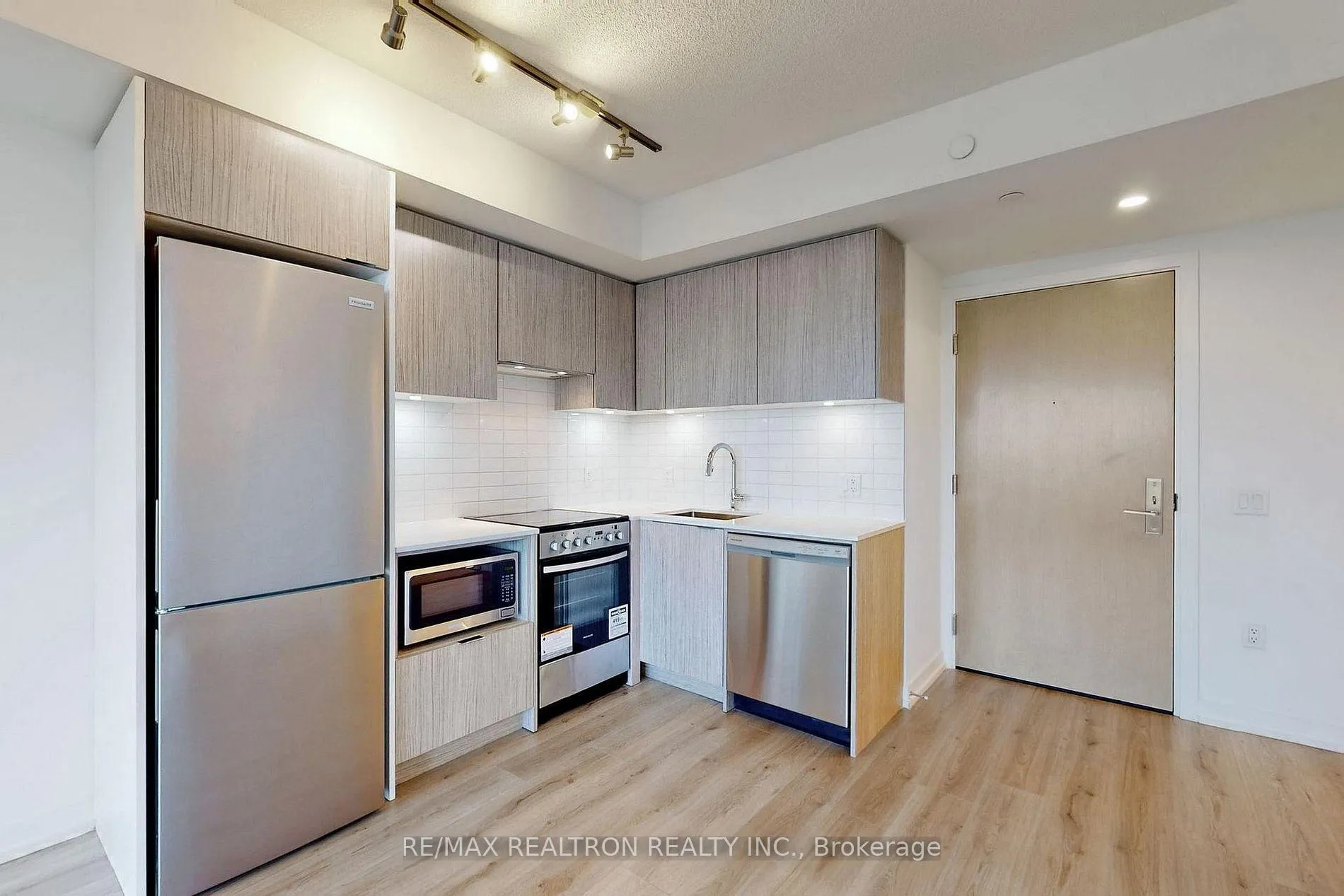 Photo 7 of Unit 4609, 395 Bloor Street E, Toronto, North St. James Town — HOMEH