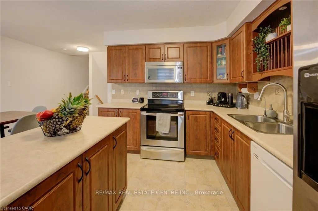 Photo 17 of Unit A4, 20 David Bergey Drive, Kitchener — HOMEH