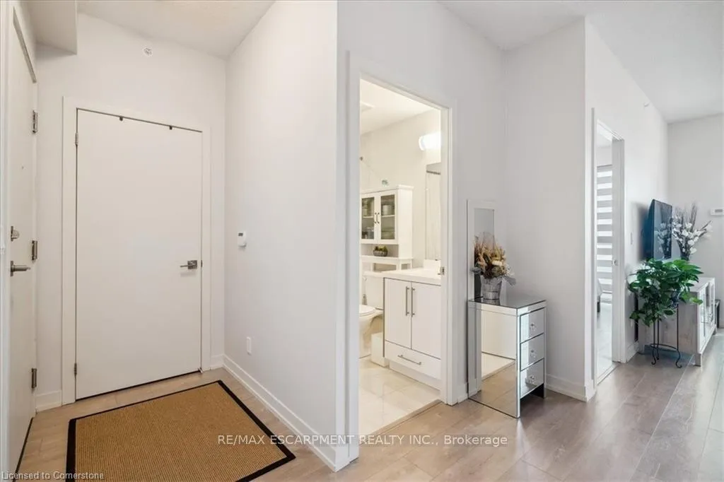 Photo 2 of Unit 1910, 2093 Fairview Street, Burlington, Freeman — HOMEH