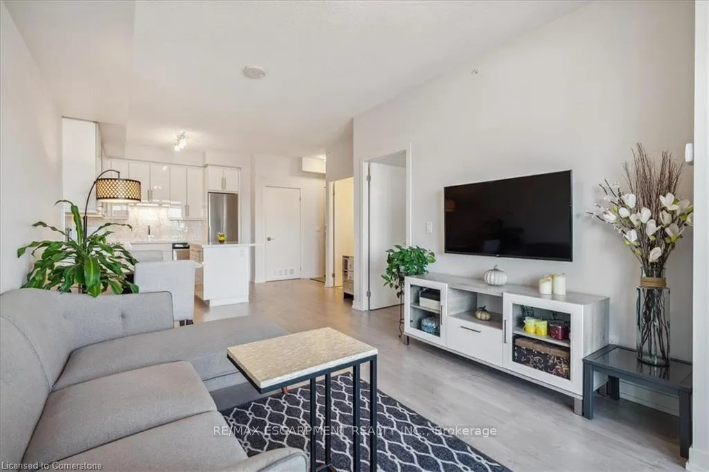 Photo 4 of Unit 1910, 2093 Fairview Street, Burlington, Freeman — HOMEH