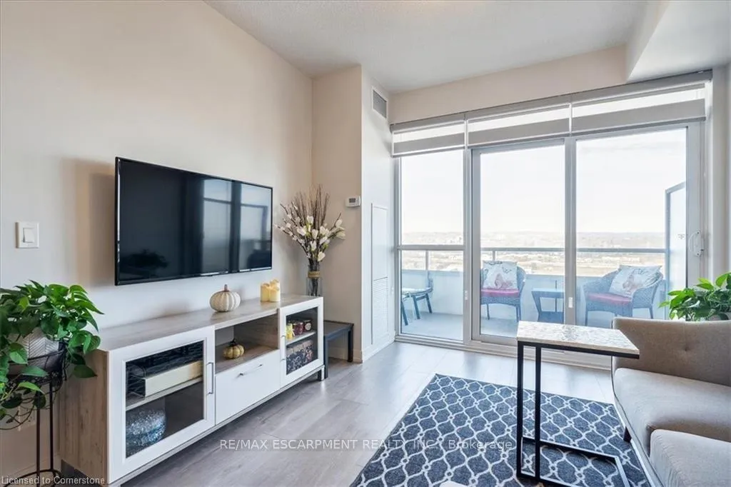 Photo 6 of Unit 1910, 2093 Fairview Street, Burlington, Freeman — HOMEH
