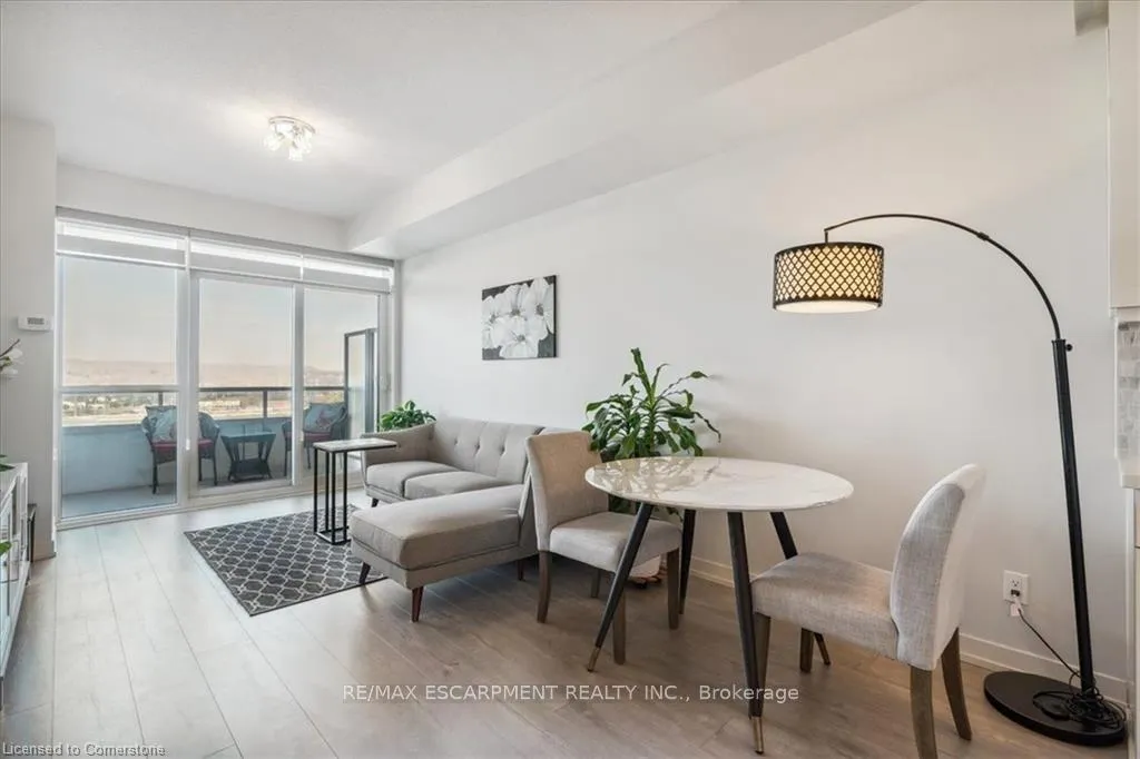 Photo 7 of Unit 1910, 2093 Fairview Street, Burlington, Freeman — HOMEH
