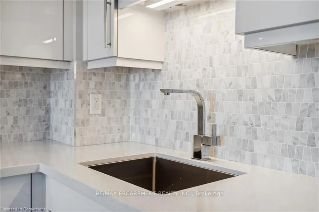Photo 14 of Unit 1910, 2093 Fairview Street, Burlington, Freeman — HOMEH
