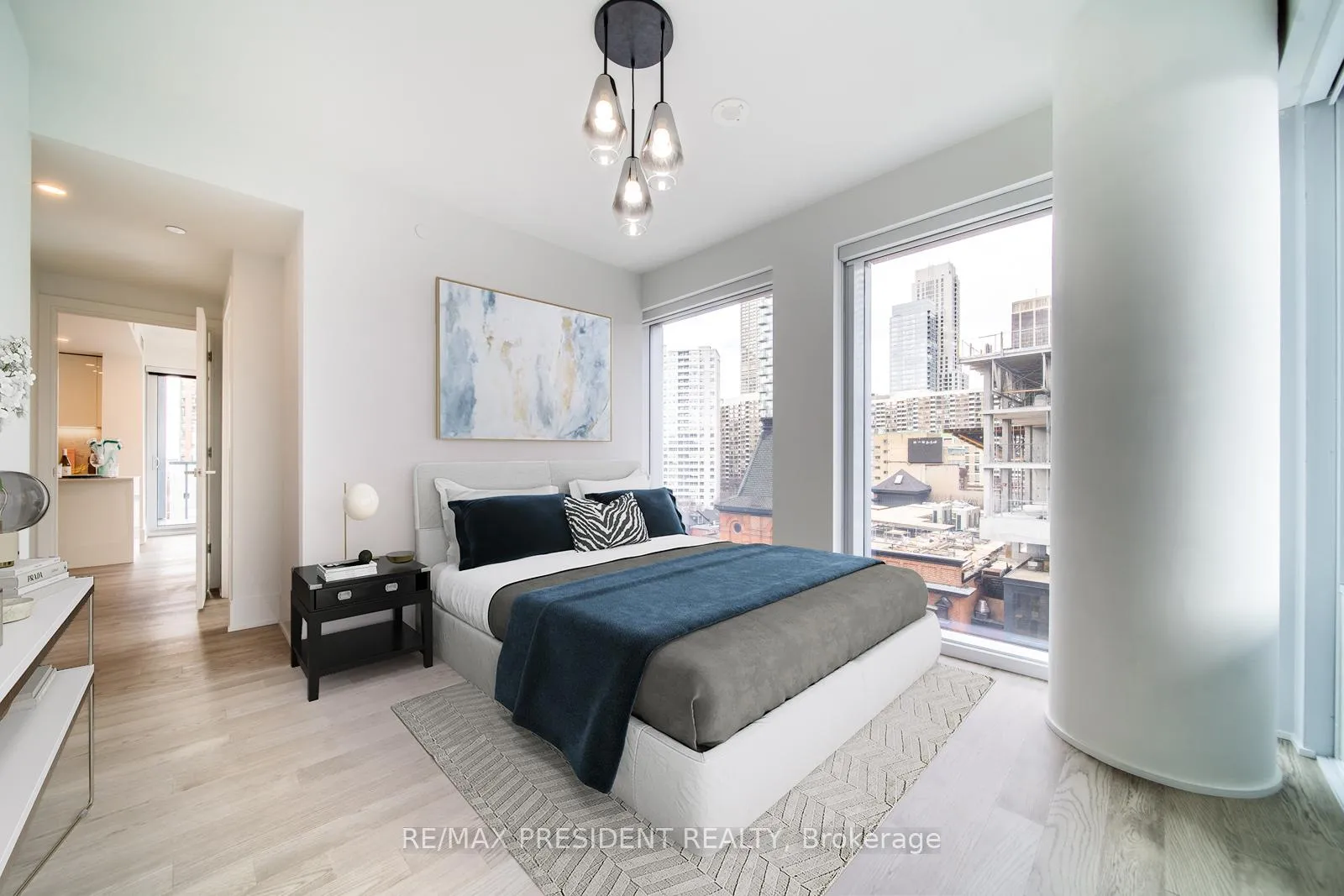 Photo 8 of Unit 816, 1 Gloucester Street, Toronto, Church-Yonge Corridor — HOMEH
