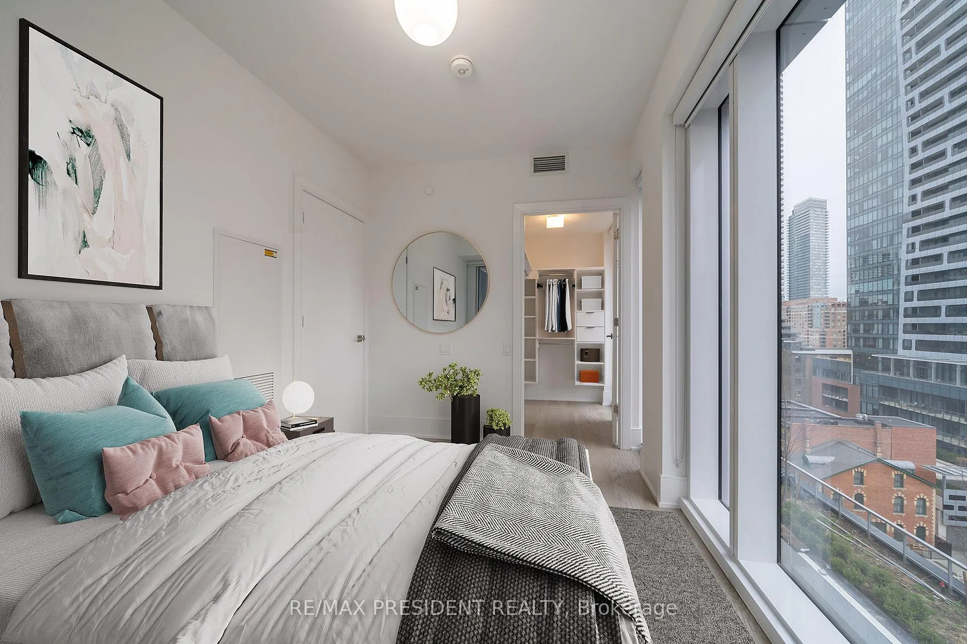 Photo 10 of Unit 816, 1 Gloucester Street, Toronto, Church-Yonge Corridor — HOMEH