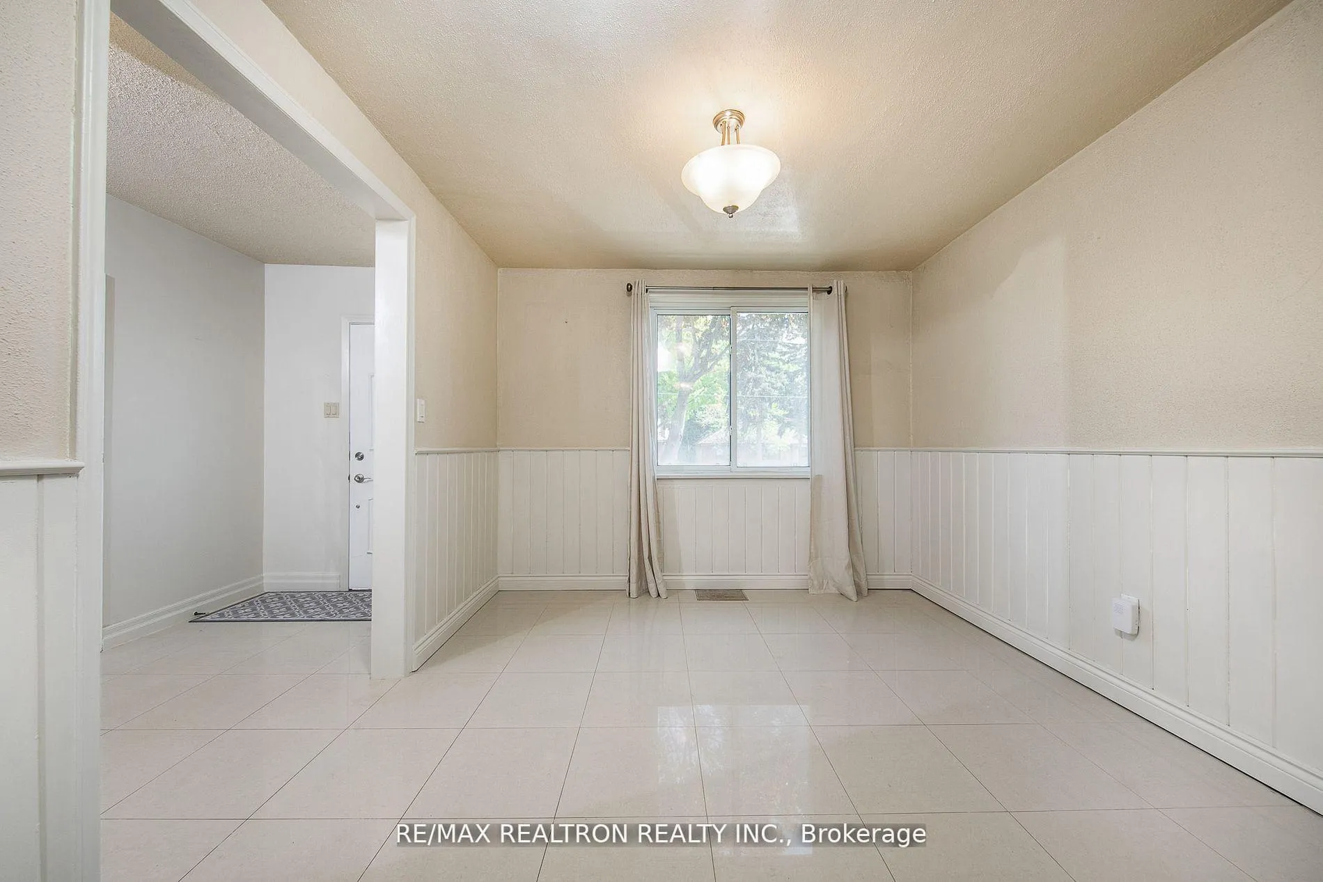 Photo 6 of 24 Highland Park Boulevard, Markham, Thornhill — HOMEH