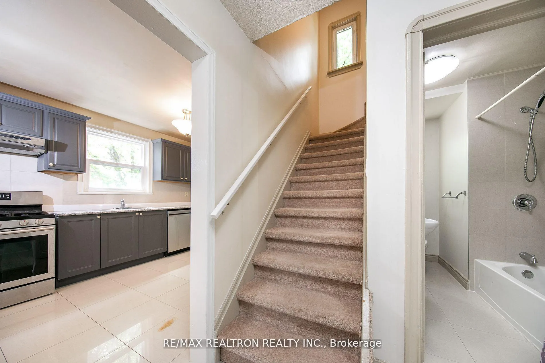 Photo 14 of 24 Highland Park Boulevard, Markham, Thornhill — HOMEH
