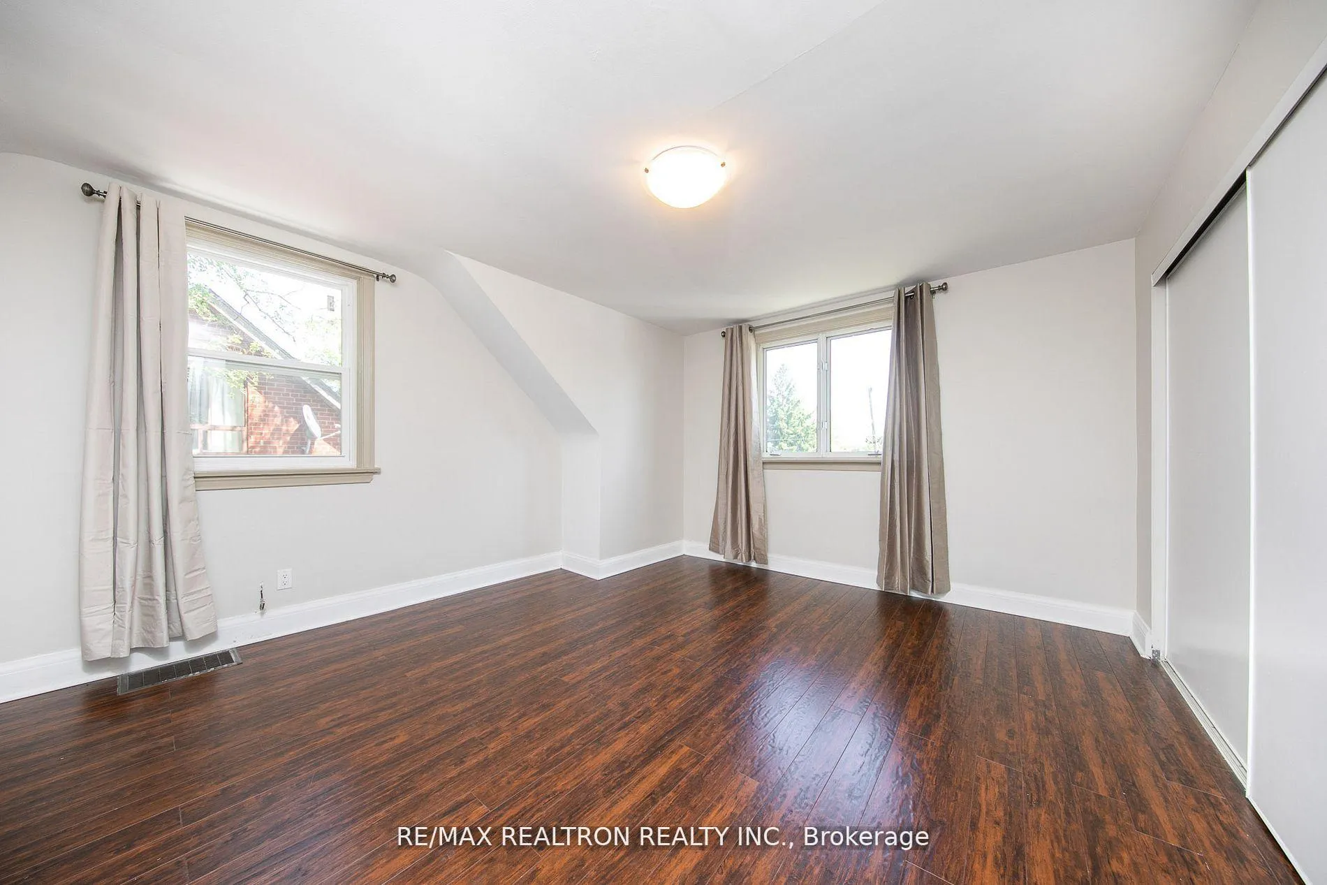 Photo 17 of 24 Highland Park Boulevard, Markham, Thornhill — HOMEH