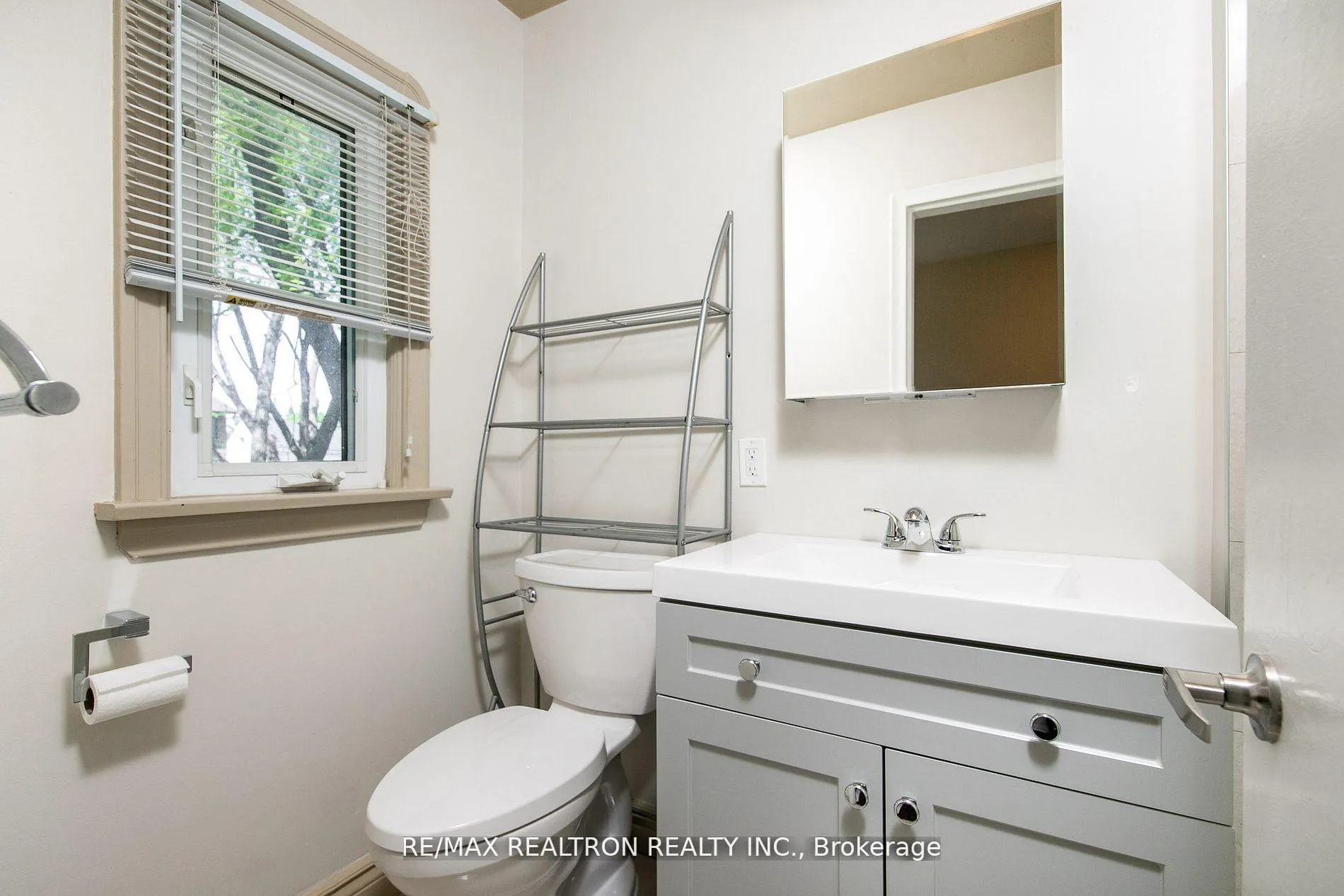 Photo 22 of 24 Highland Park Boulevard, Markham, Thornhill — HOMEH