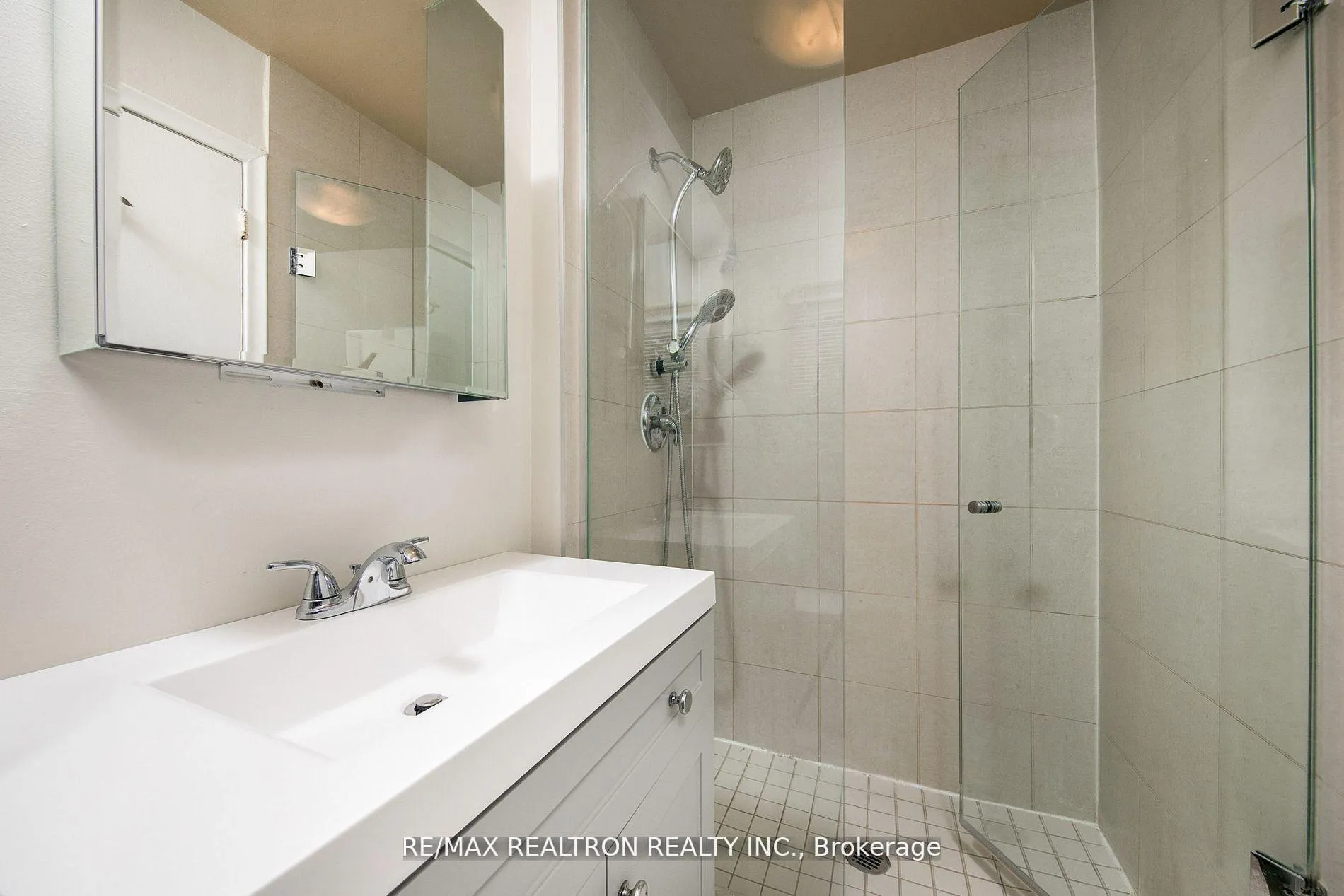 Photo 23 of 24 Highland Park Boulevard, Markham, Thornhill — HOMEH