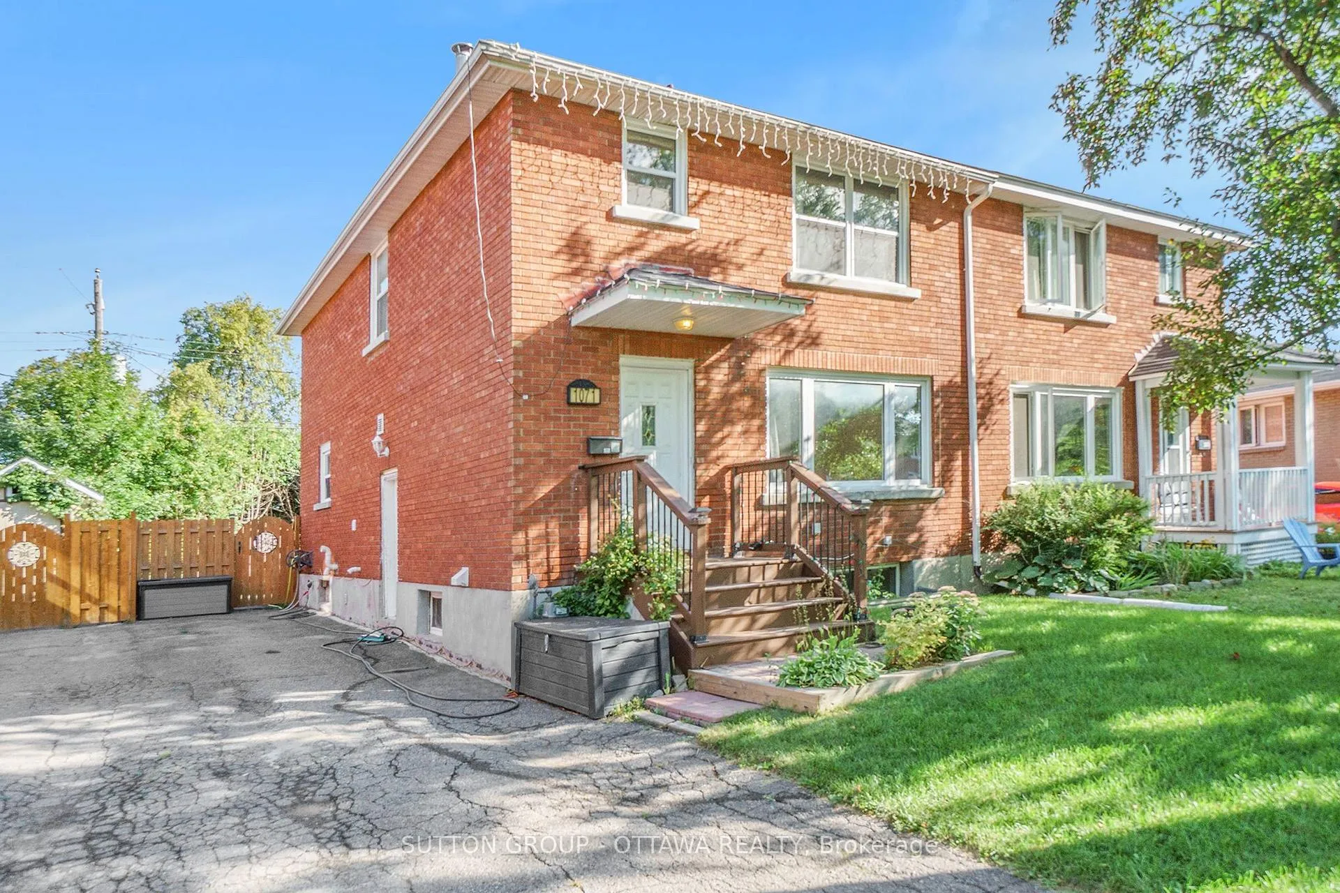 Photo 2 of 1071 Aldea Avenue, Ottawa, Billings Bridge — HOMEH