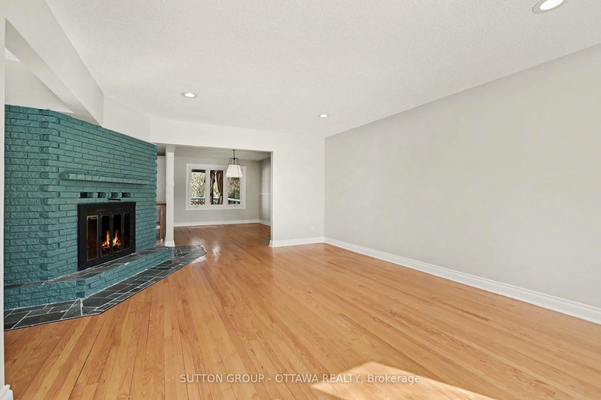 Photo 5 of 1071 Aldea Avenue, Ottawa, Billings Bridge — HOMEH
