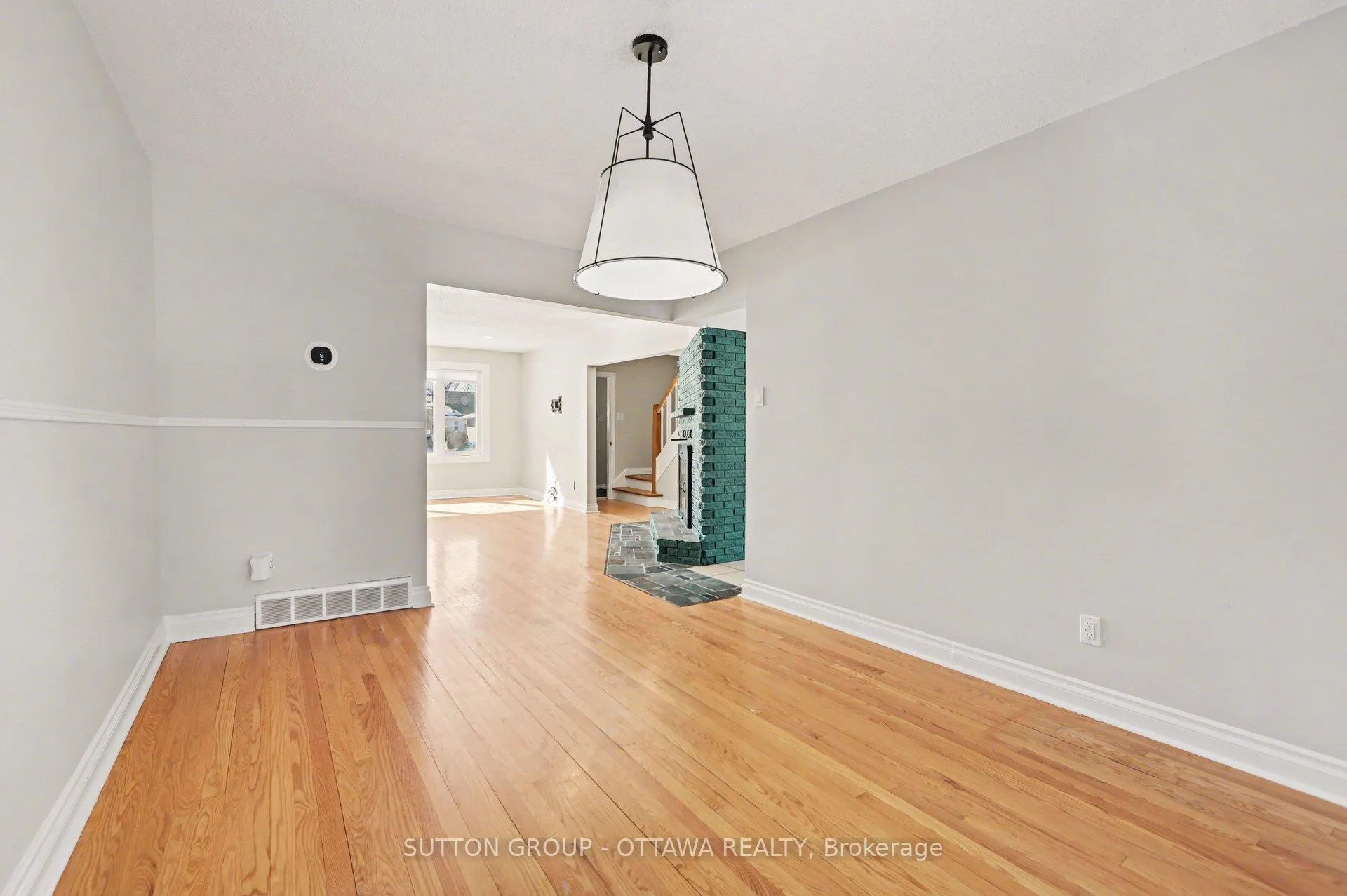 Photo 9 of 1071 Aldea Avenue, Ottawa, Billings Bridge — HOMEH