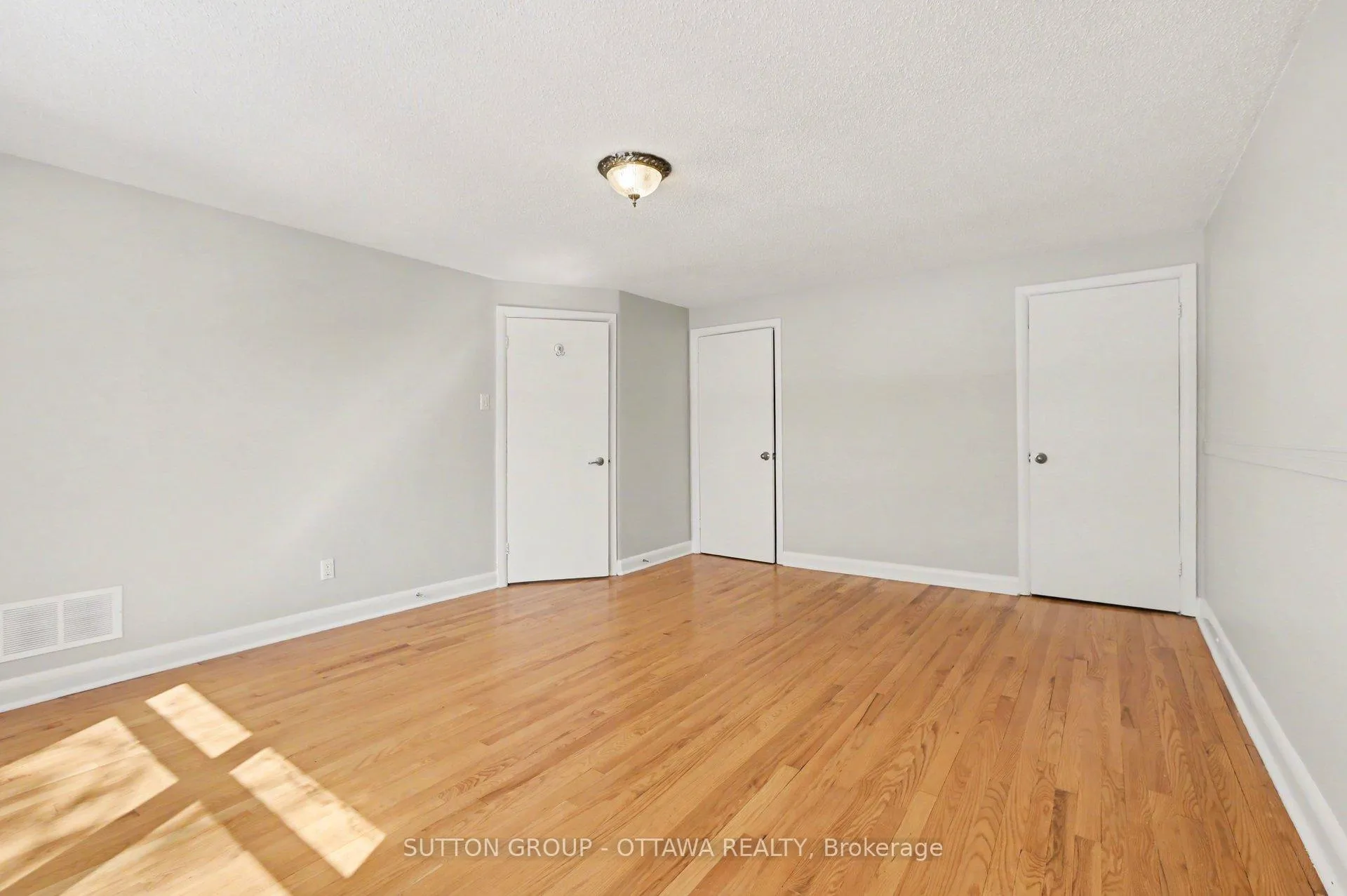 Photo 21 of 1071 Aldea Avenue, Ottawa, Billings Bridge — HOMEH
