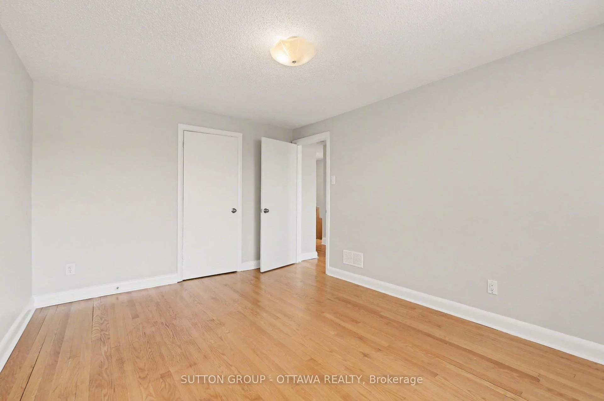 Photo 26 of 1071 Aldea Avenue, Ottawa, Billings Bridge — HOMEH