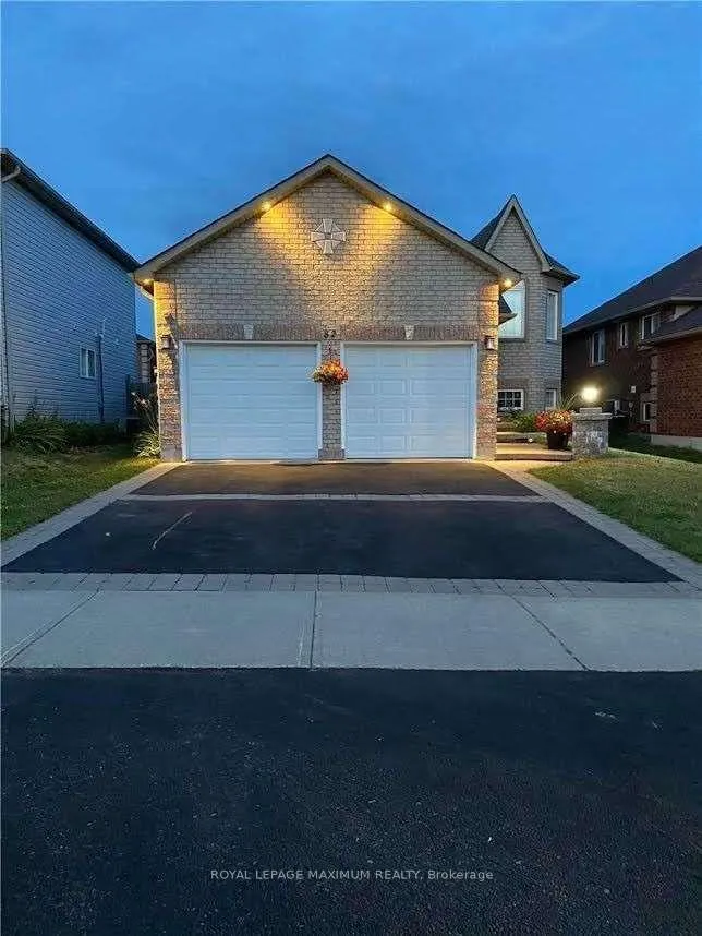 Photo 2 of Unit Bsmt, 82 Ambler, Barrie, Georgian Drive — HOMEH