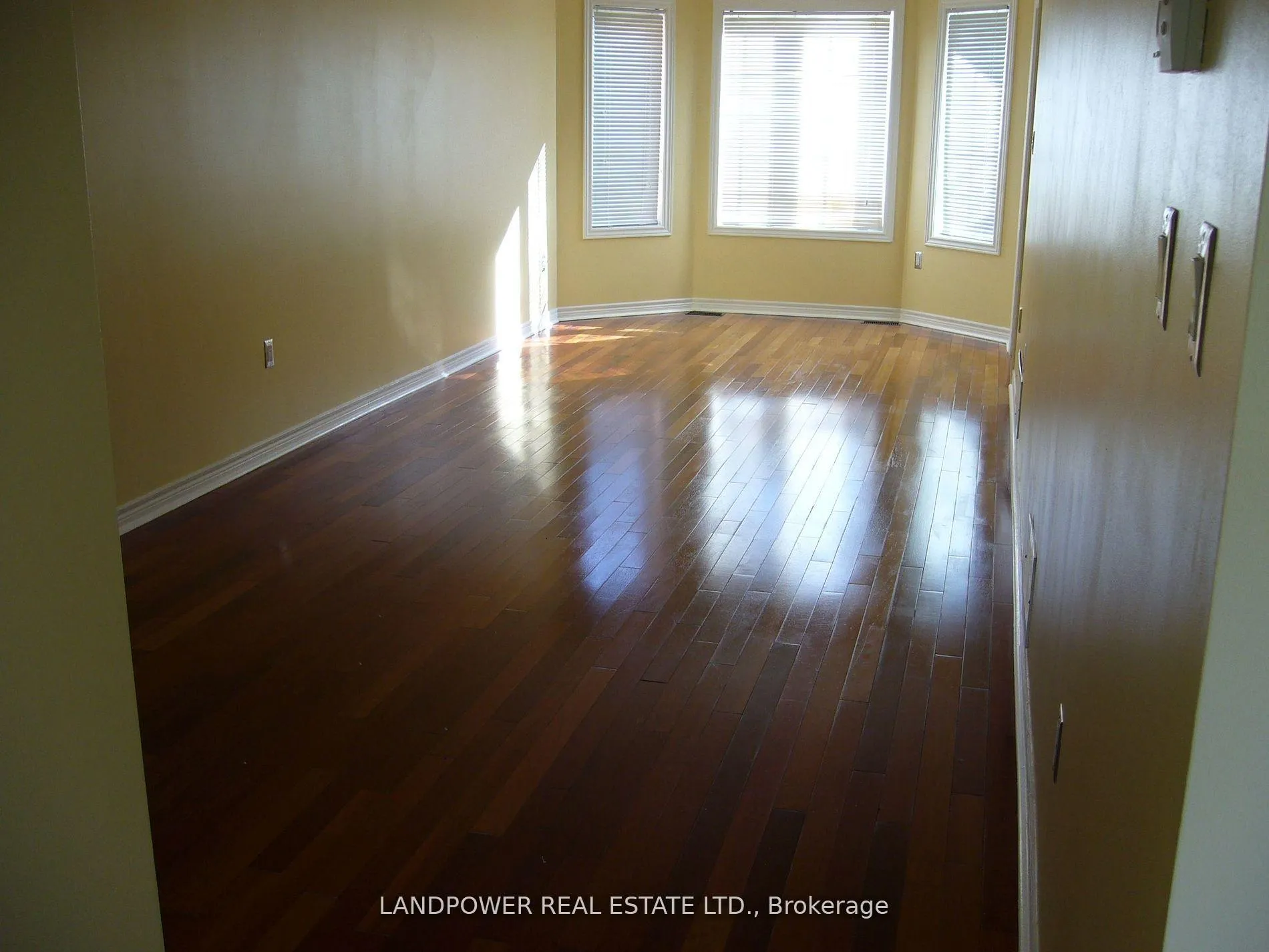 Photo 5 of 36 Amberview Drive, Georgina, Keswick South — HOMEH