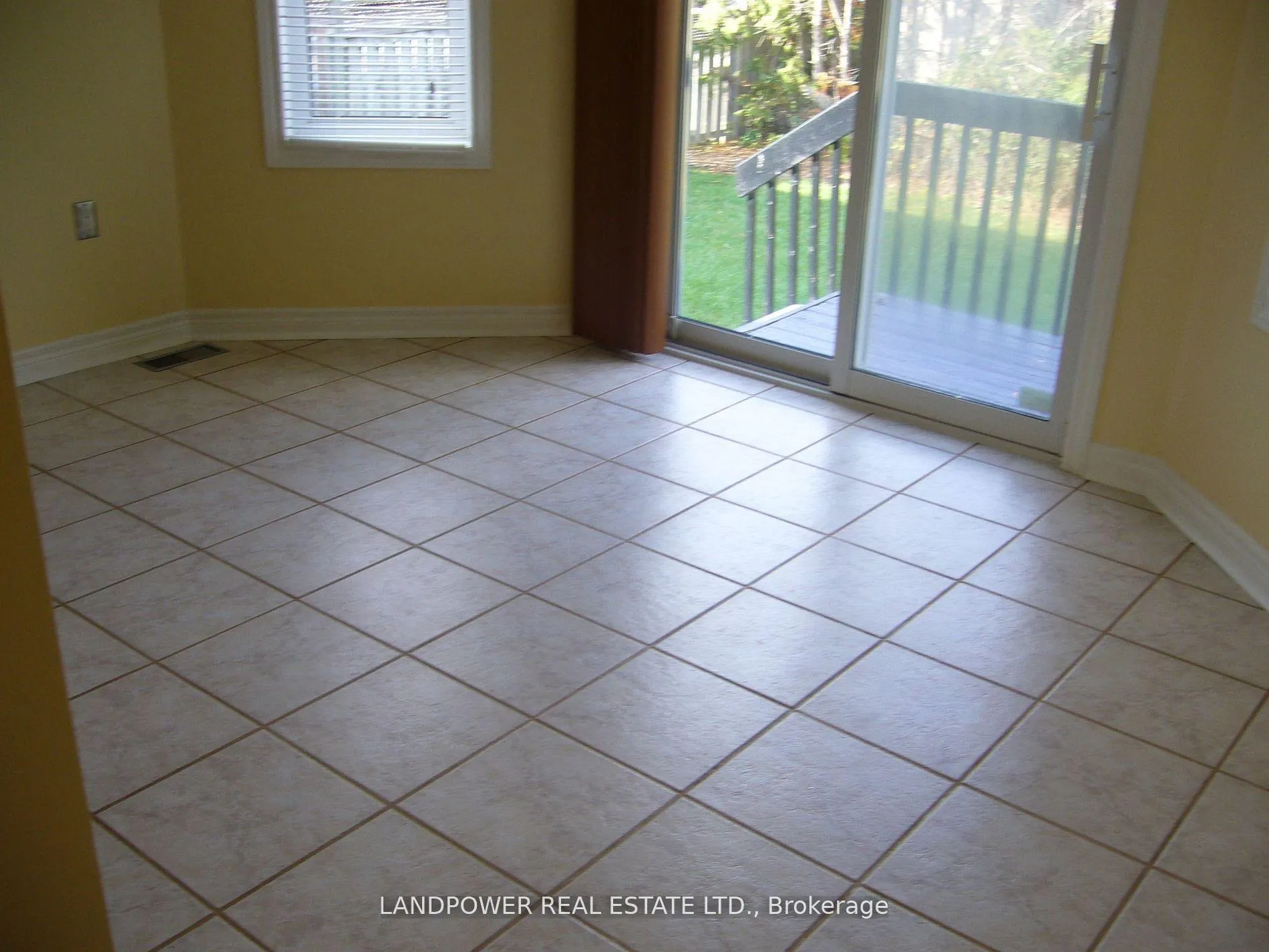 Photo 8 of 36 Amberview Drive, Georgina, Keswick South — HOMEH