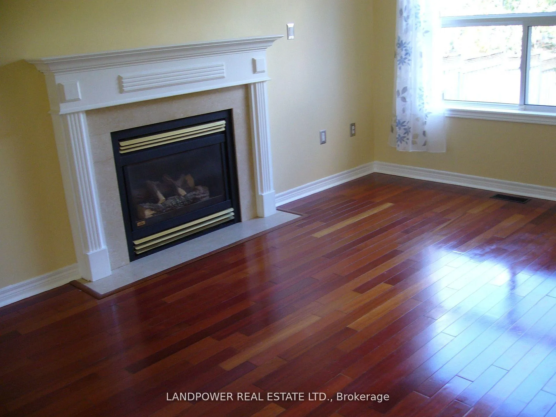 Photo 9 of 36 Amberview Drive, Georgina, Keswick South — HOMEH