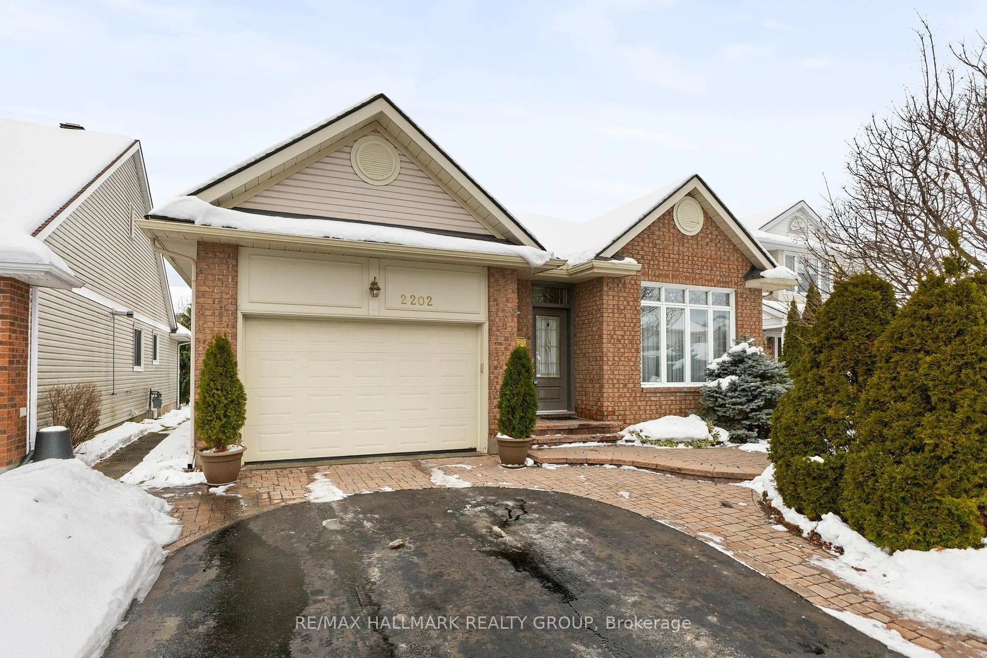 Photo 1 of 2202 Nature Trail Crescent, Ottawa, Chapel Hill South - Orleans Village — HOMEH