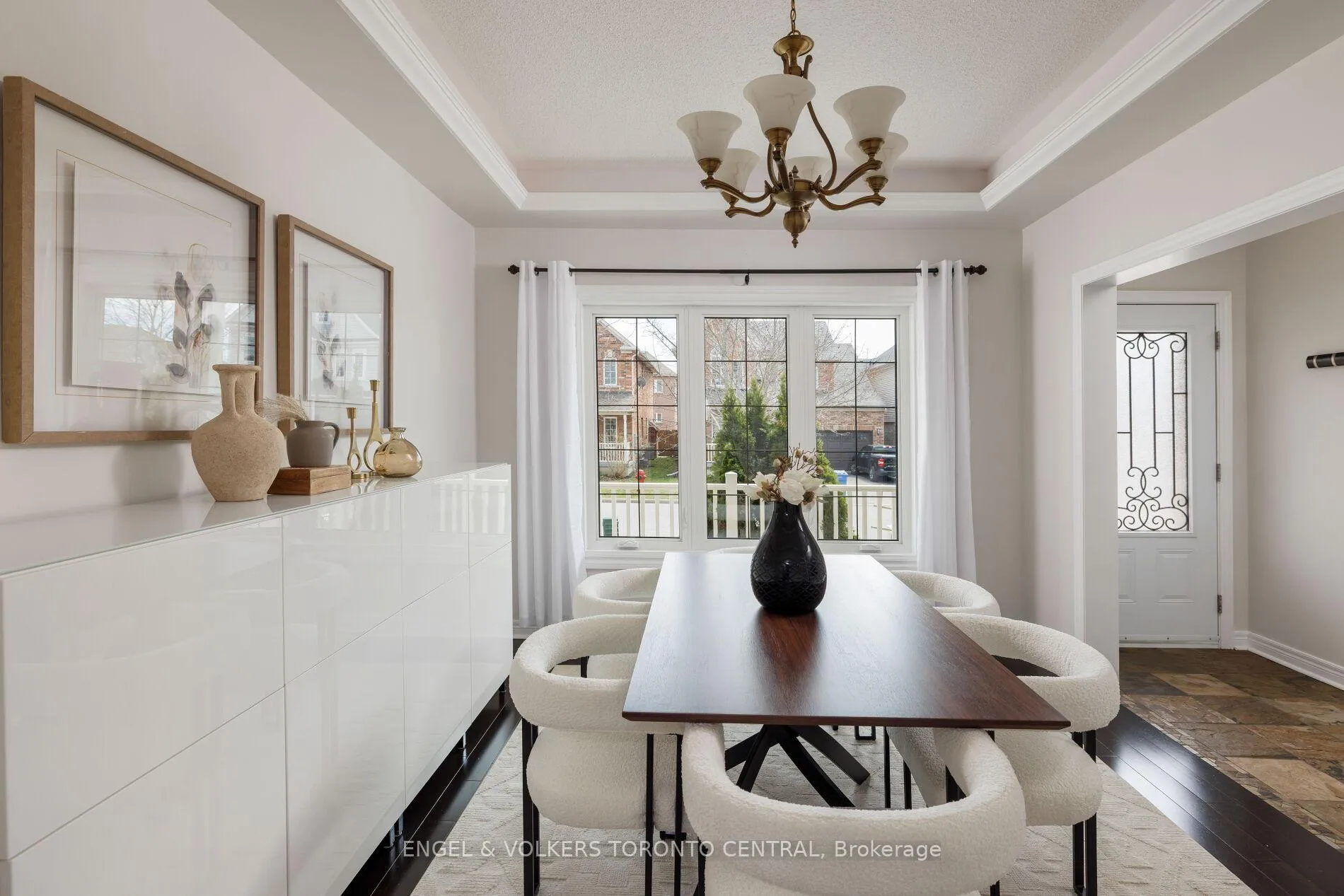 Photo 3 of 337 Kirkvalley Crescent, Aurora, Bayview Wellington — HOMEH