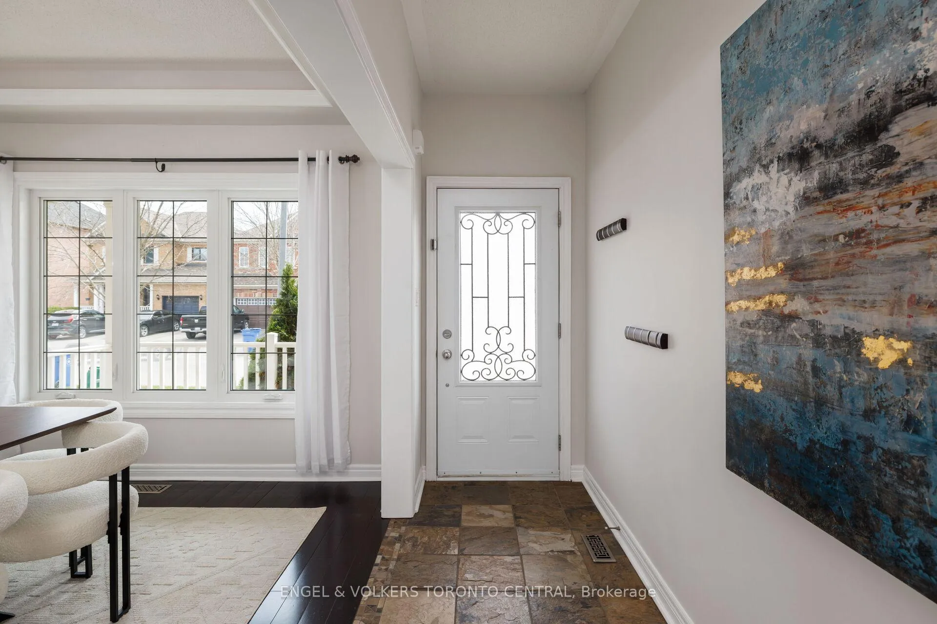 Photo 6 of 337 Kirkvalley Crescent, Aurora, Bayview Wellington — HOMEH