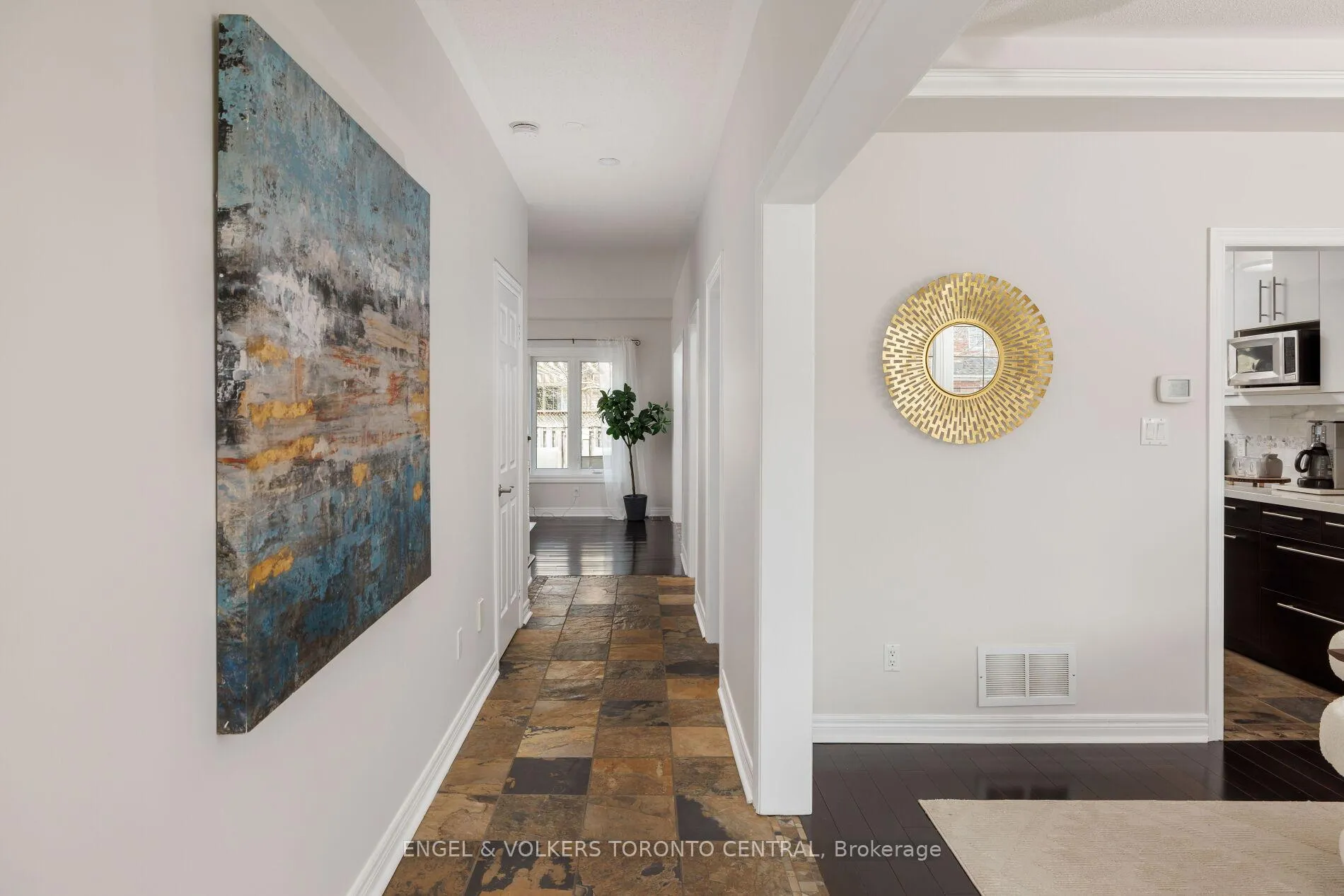 Photo 7 of 337 Kirkvalley Crescent, Aurora, Bayview Wellington — HOMEH
