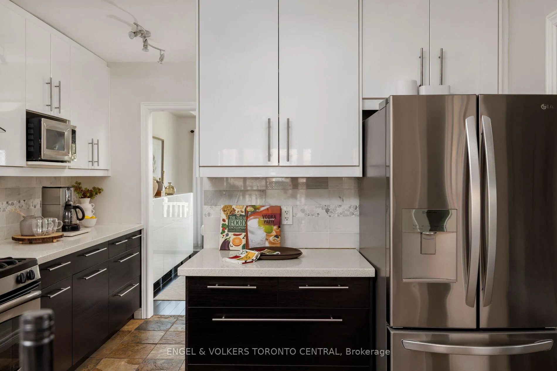 Photo 13 of 337 Kirkvalley Crescent, Aurora, Bayview Wellington — HOMEH