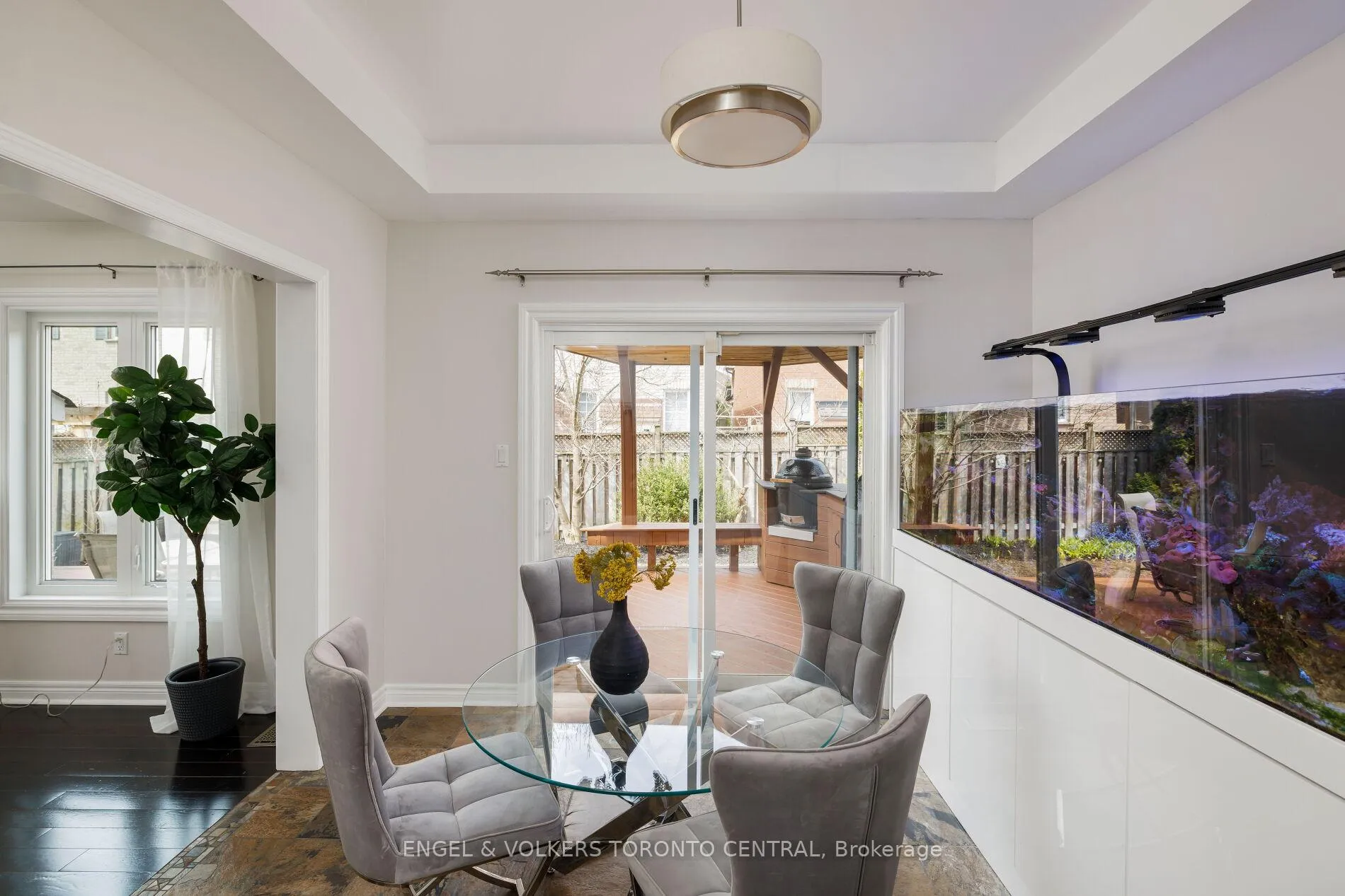 Photo 16 of 337 Kirkvalley Crescent, Aurora, Bayview Wellington — HOMEH