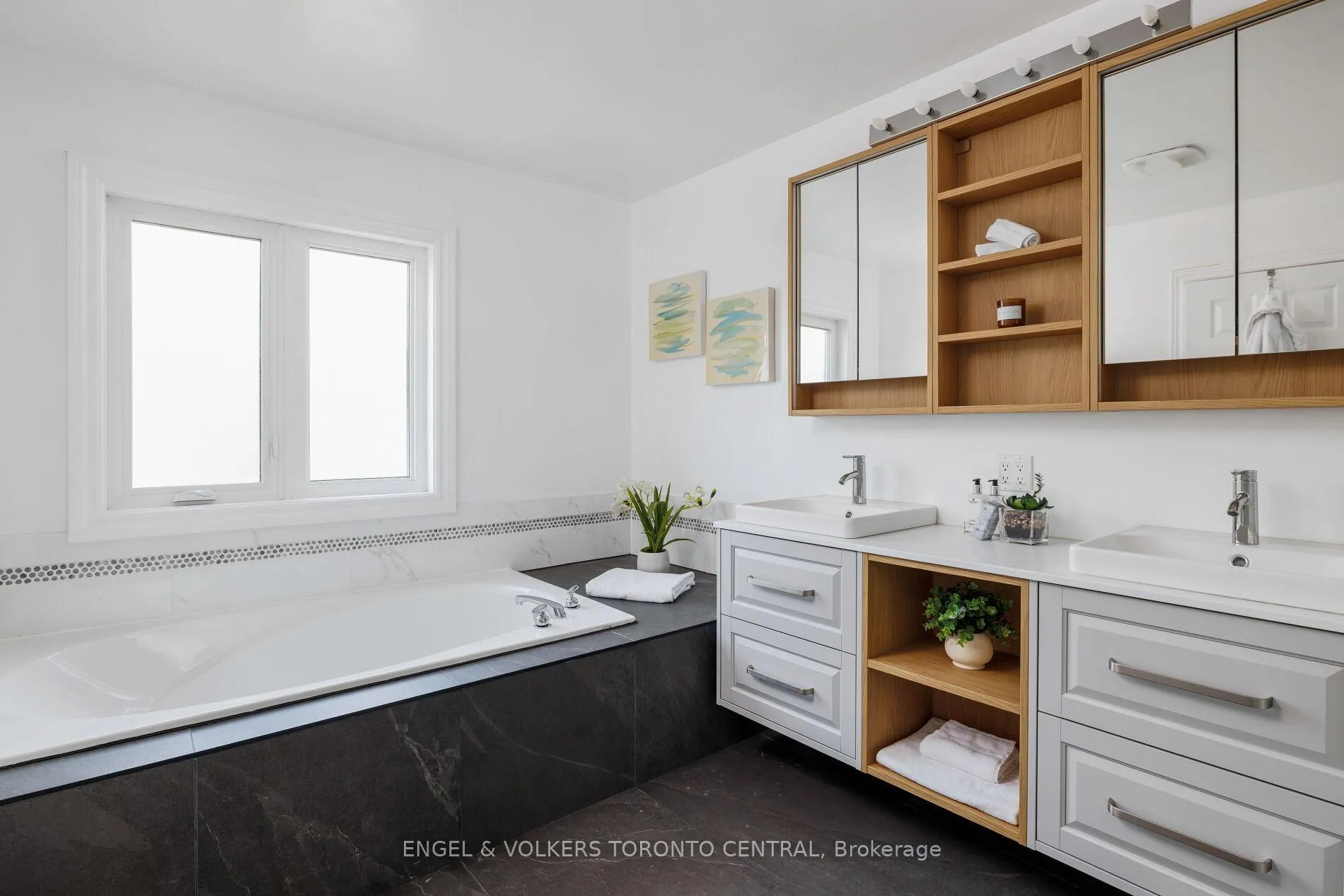 Photo 22 of 337 Kirkvalley Crescent, Aurora, Bayview Wellington — HOMEH