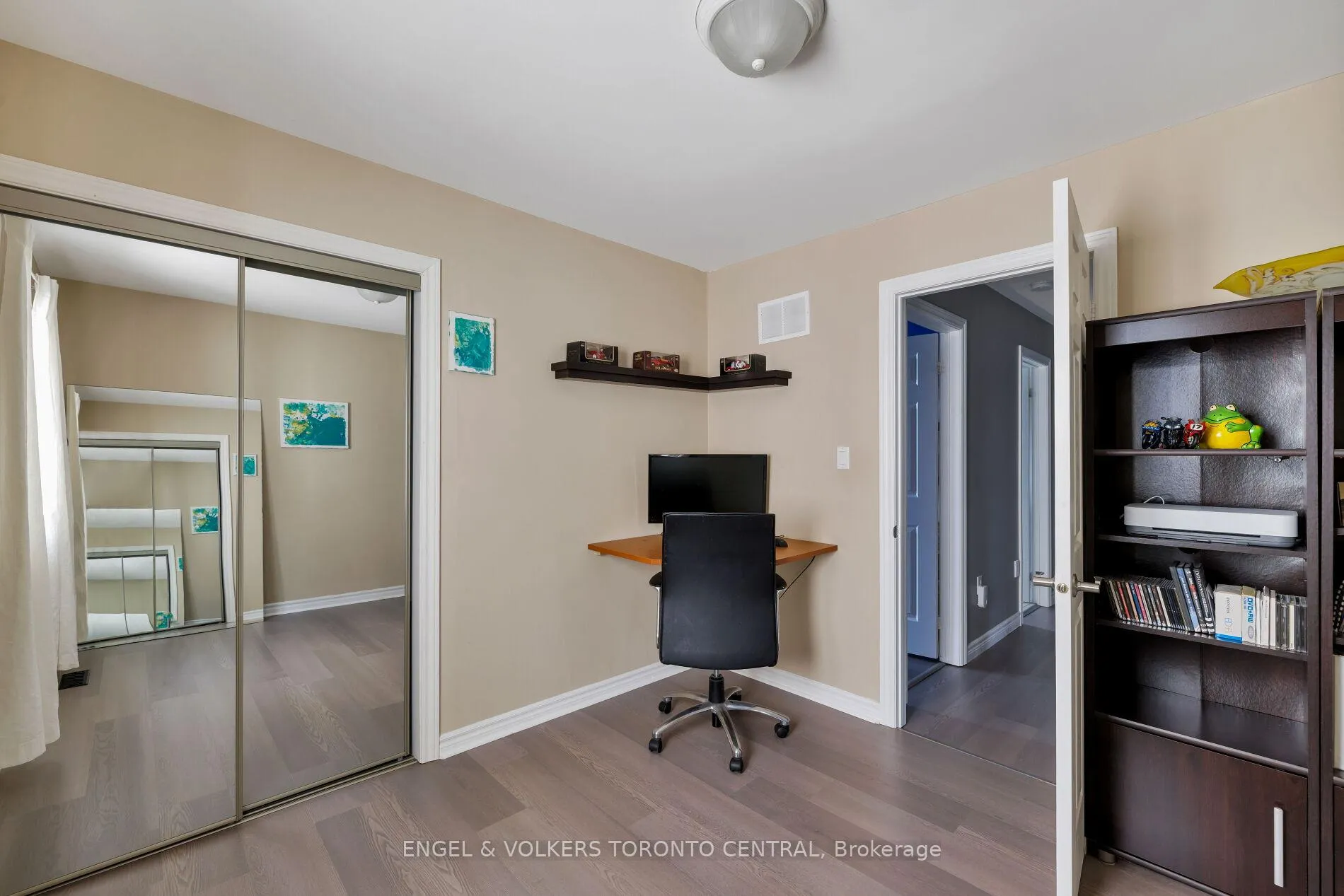 Photo 23 of 337 Kirkvalley Crescent, Aurora, Bayview Wellington — HOMEH