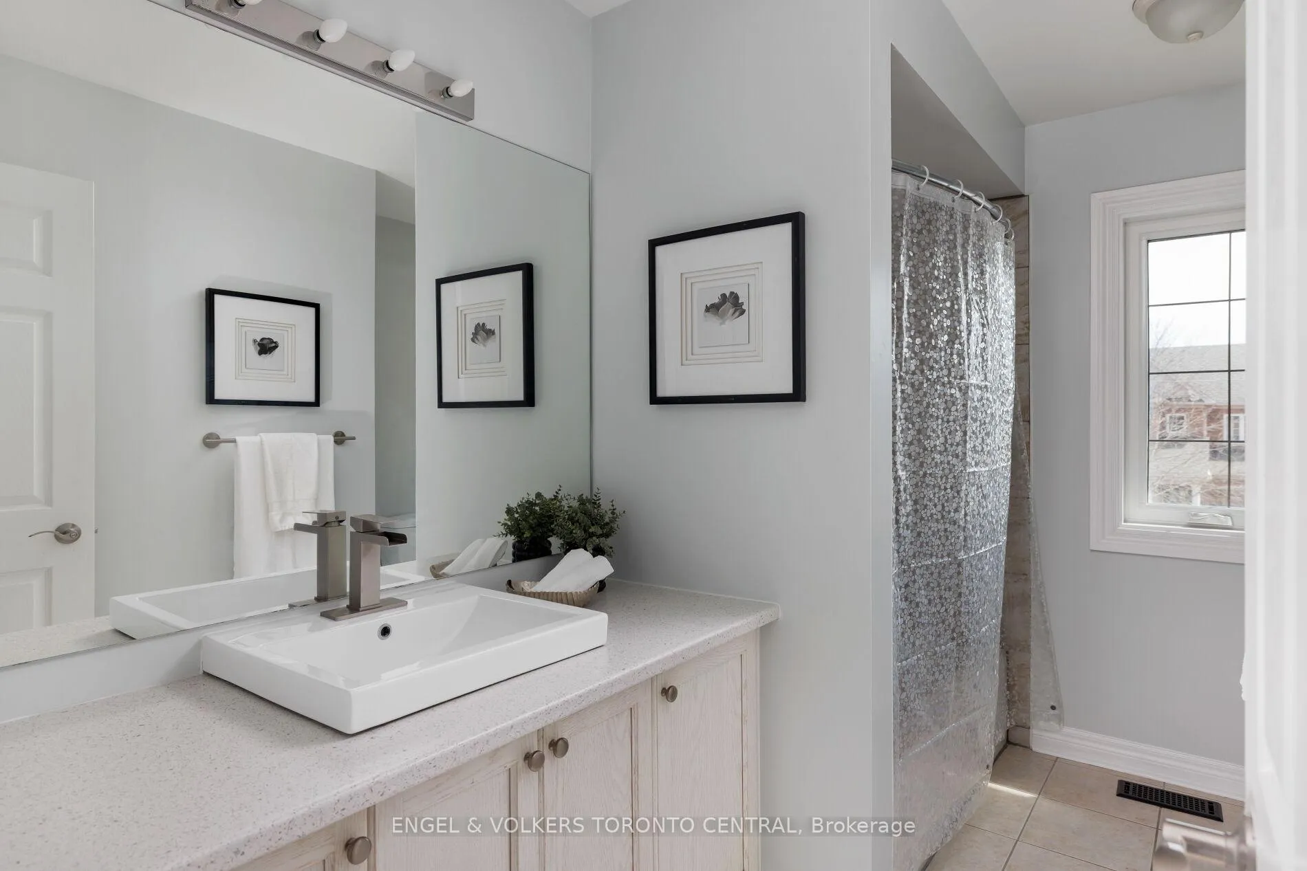 Photo 27 of 337 Kirkvalley Crescent, Aurora, Bayview Wellington — HOMEH