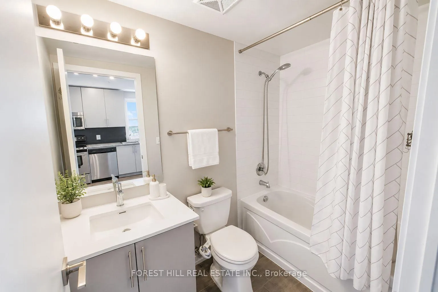Photo 9 of Unit 1109, 60 Berwick Avenue, Toronto, Yonge-Eglinton — HOMEH