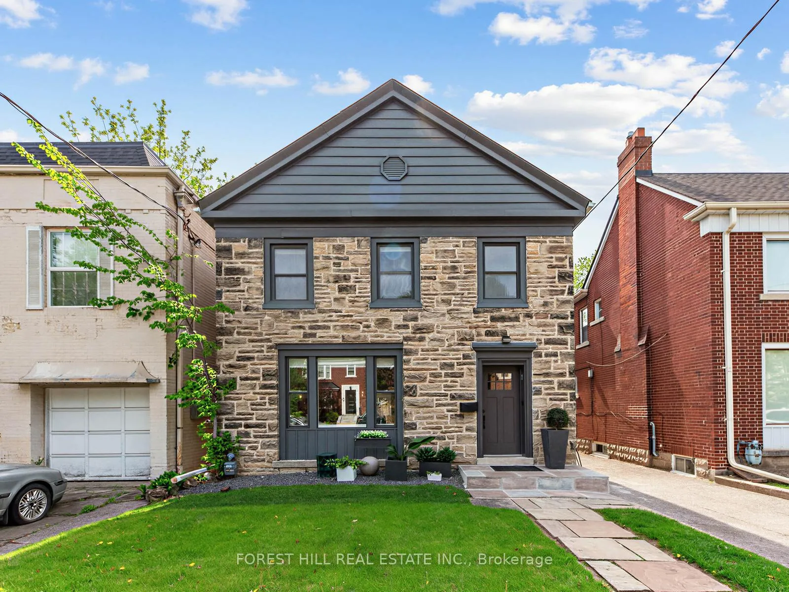 Front of 192 Glen Cedar Road