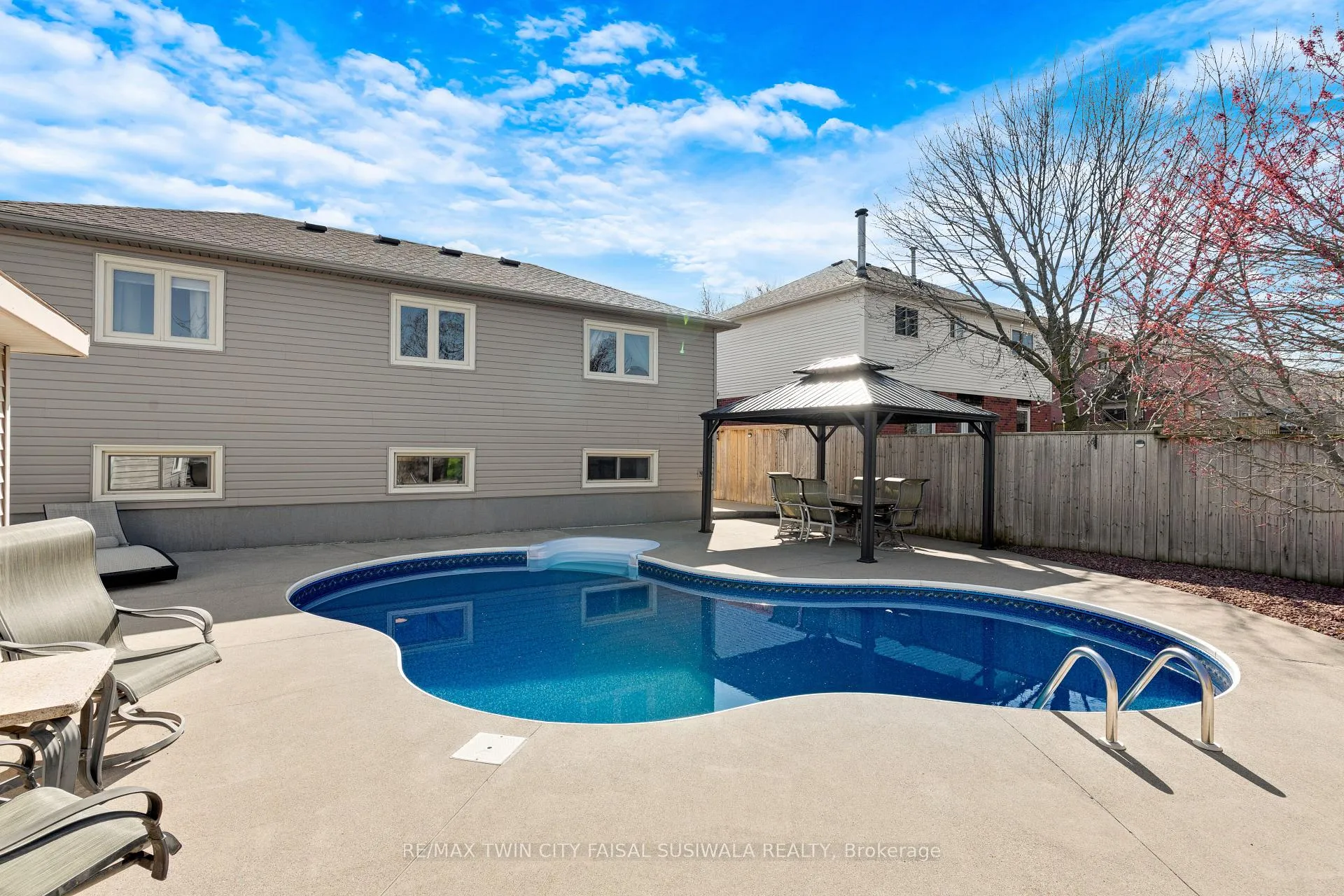 Photo 5 of 77 Mctague Drive, Cambridge — HOMEH