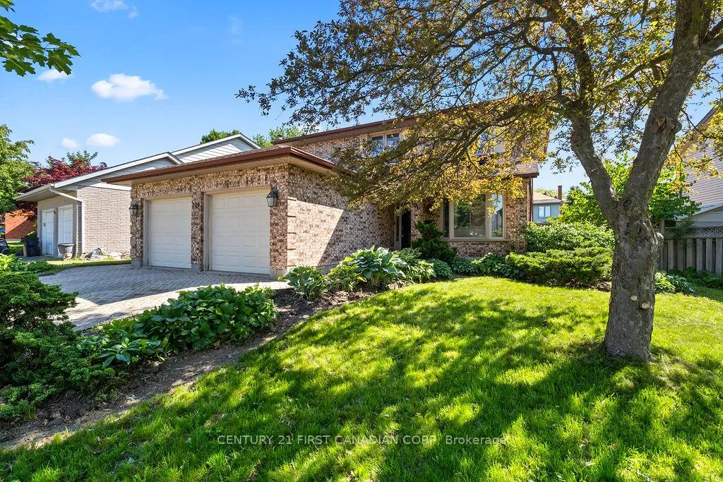 Photo 1 of 106 Pine Valley Drive, London, South N — HOMEH