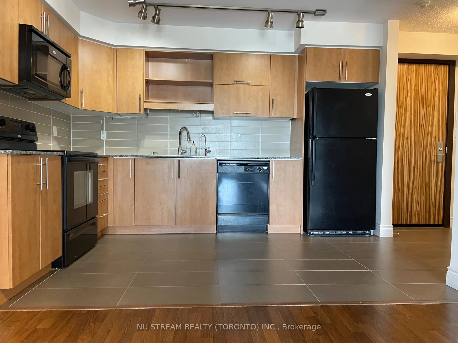 Photo 5 of Unit 321, 60 South Town Centre Boulevard, Markham, Unionville — HOMEH