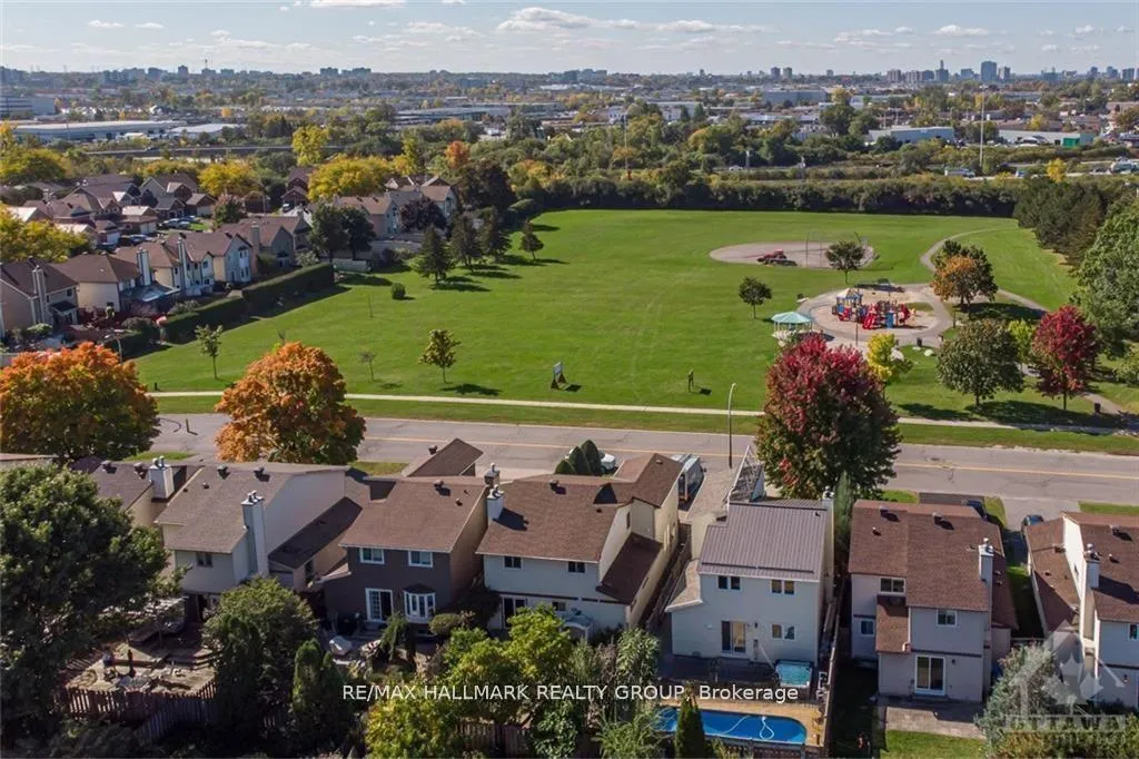 Photo 12 of Unit A, 1488 Meadowbrook Road, Ottawa, Pineview — HOMEH