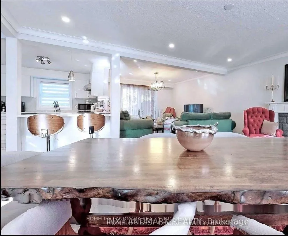 Photo 4 of Unit Main, 32 Kirk Drive, Markham, Royal Orchard — HOMEH