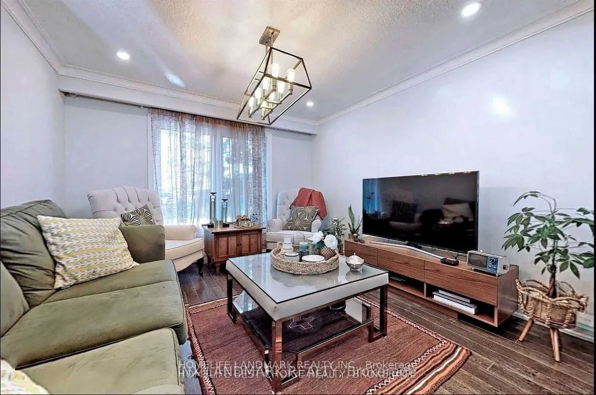 Photo 6 of Unit Main, 32 Kirk Drive, Markham, Royal Orchard — HOMEH